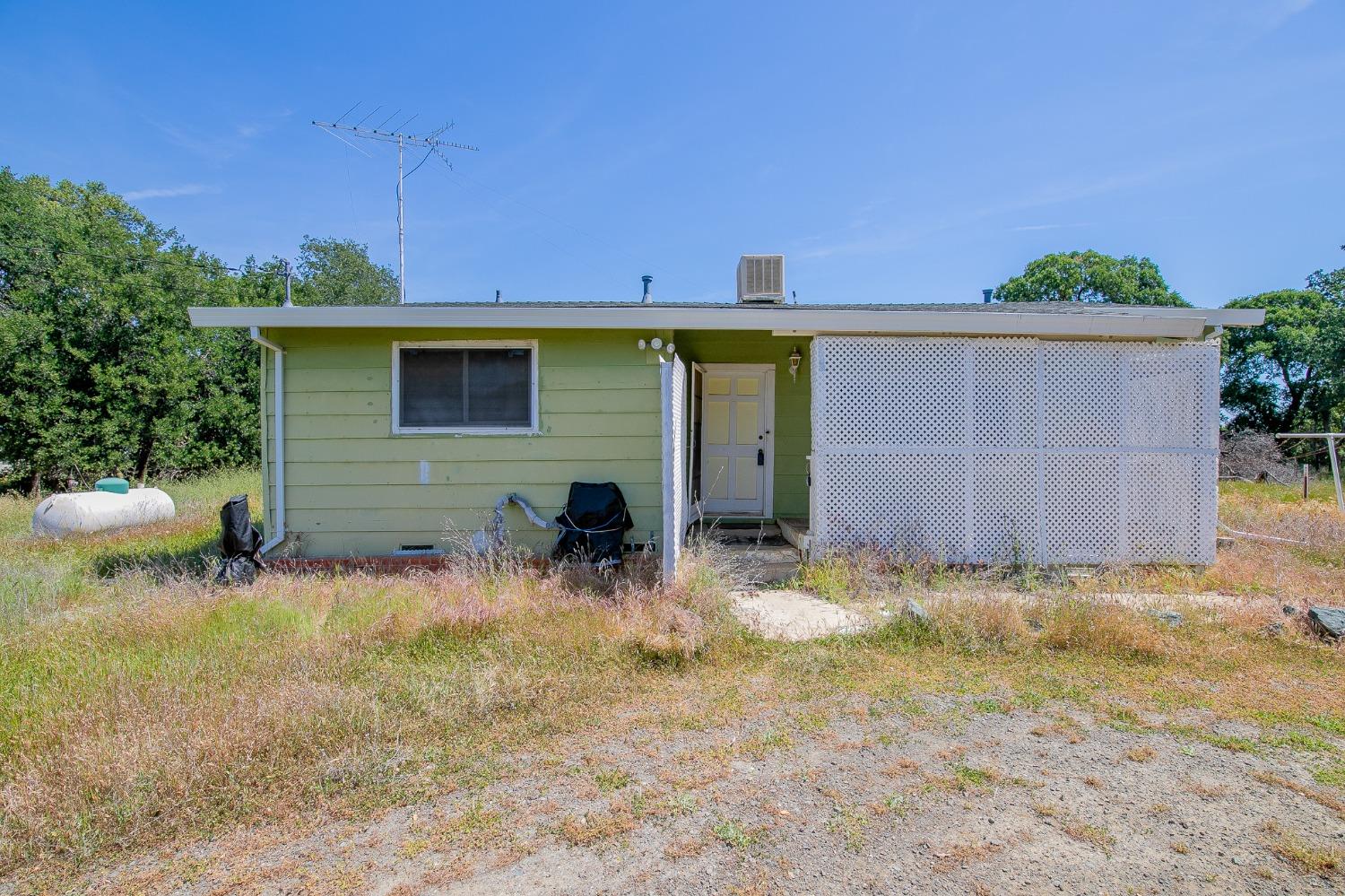 Detail Gallery Image 1 of 6 For 24909 County Road 23a, Esparto,  CA 95627 - 3 Beds | 2 Baths