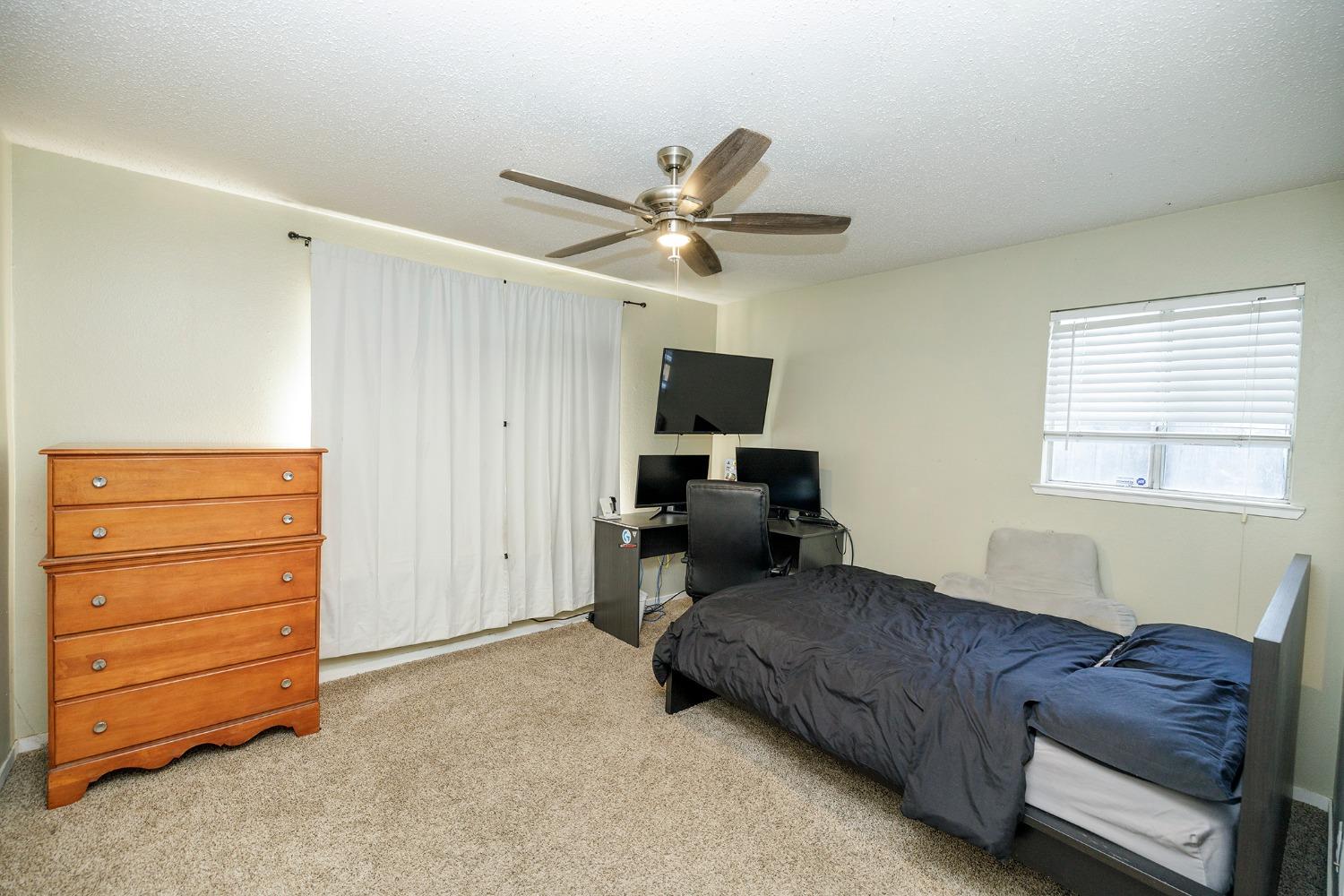 Detail Gallery Image 14 of 25 For 2501 Adrian St, Turlock,  CA 95382 - 3 Beds | 2 Baths