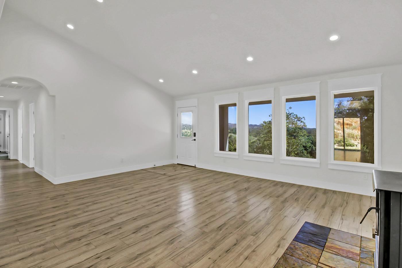 Detail Gallery Image 9 of 98 For 8535 Irish Ln, Newcastle,  CA 95658 - 4 Beds | 3 Baths