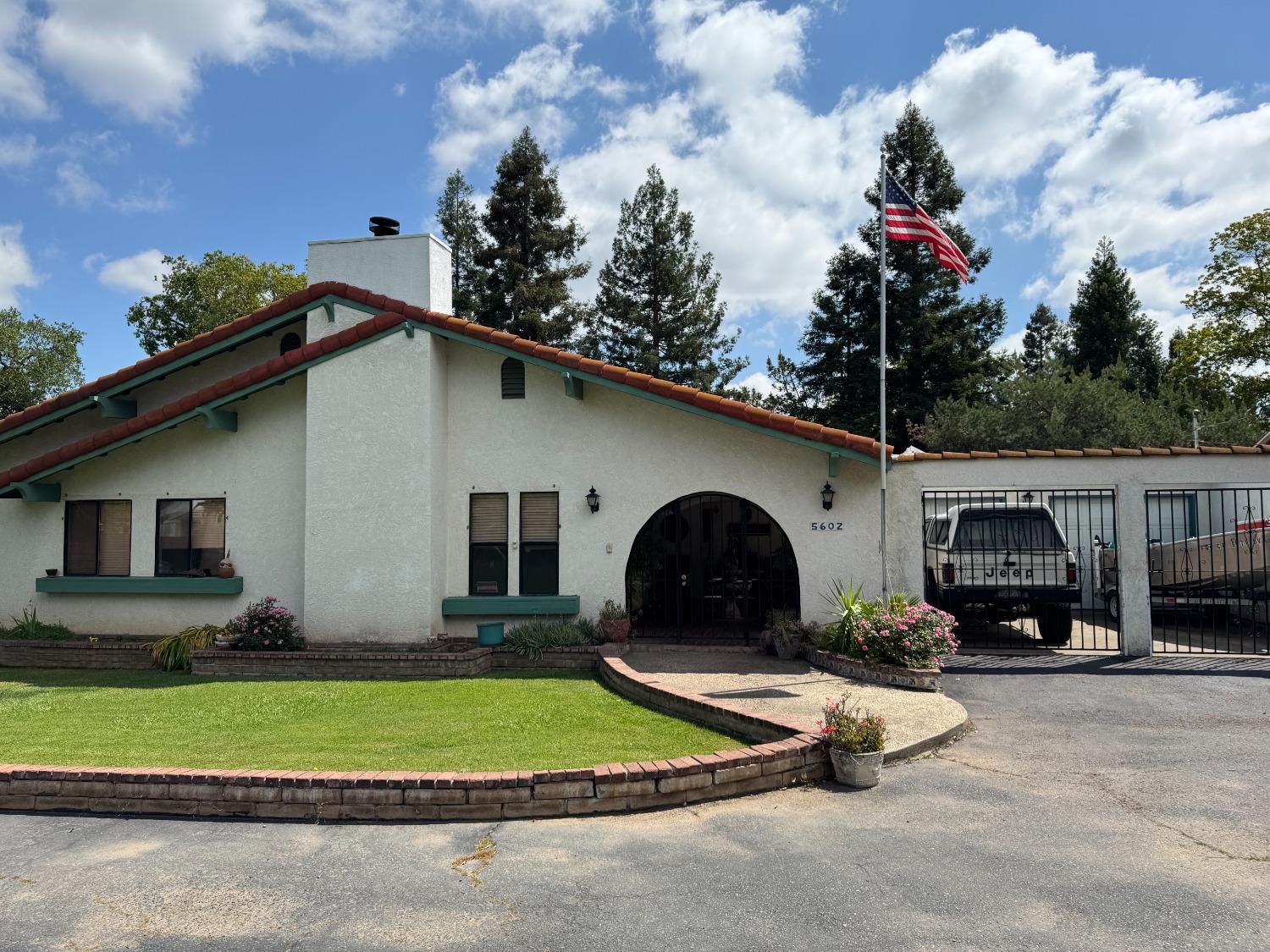 Kenneth Avenue, Carmichael, California image 5