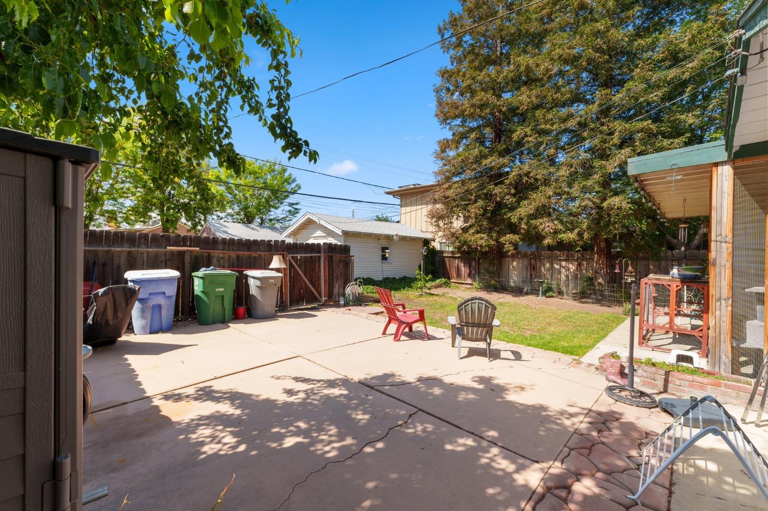 College Avenue, Coalinga, California image 19