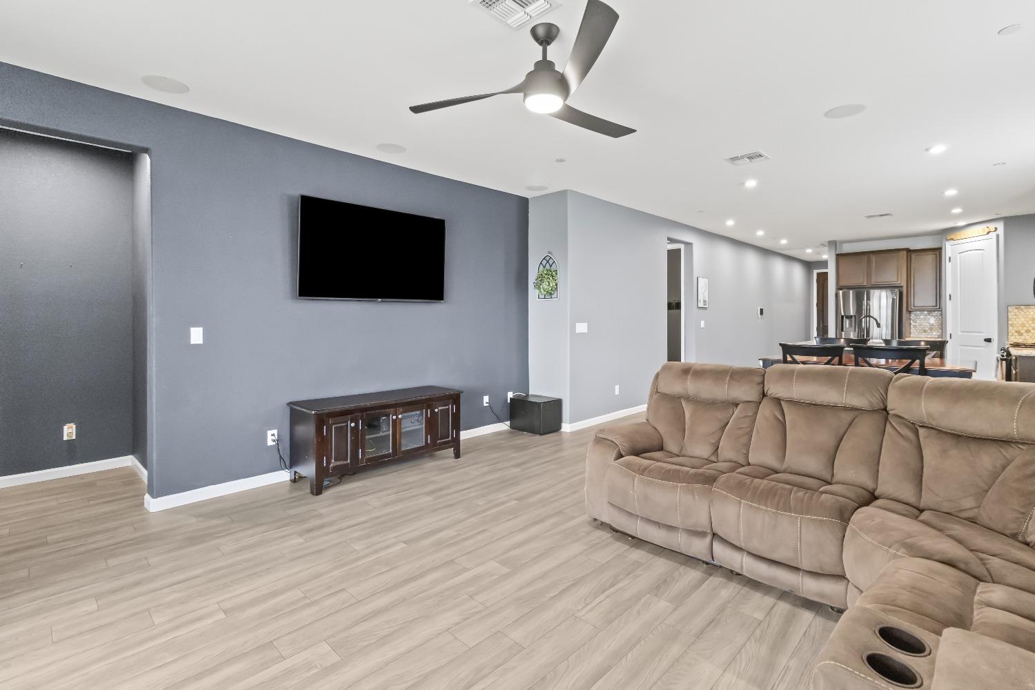 Kirkwood Court, Olivehurst, California image 18