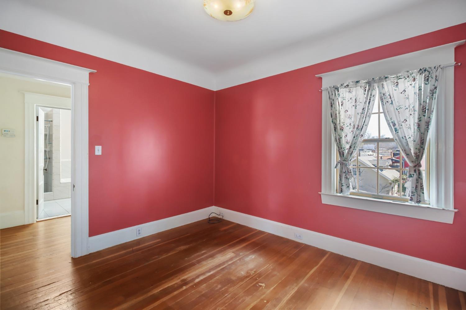 Detail Gallery Image 27 of 58 For 2322 I St, Sacramento,  CA 95816 - 4 Beds | 2 Baths