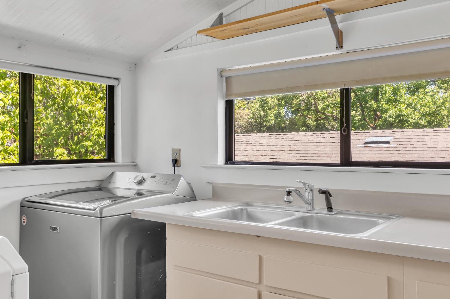 Detail Gallery Image 62 of 91 For 2321 H St, Sacramento,  CA 95816 - 4 Beds | 2 Baths