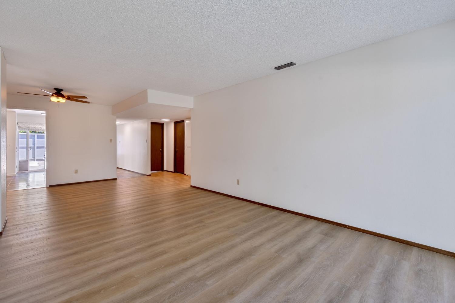 Photo #12: 225047542 Listing: Photo #12