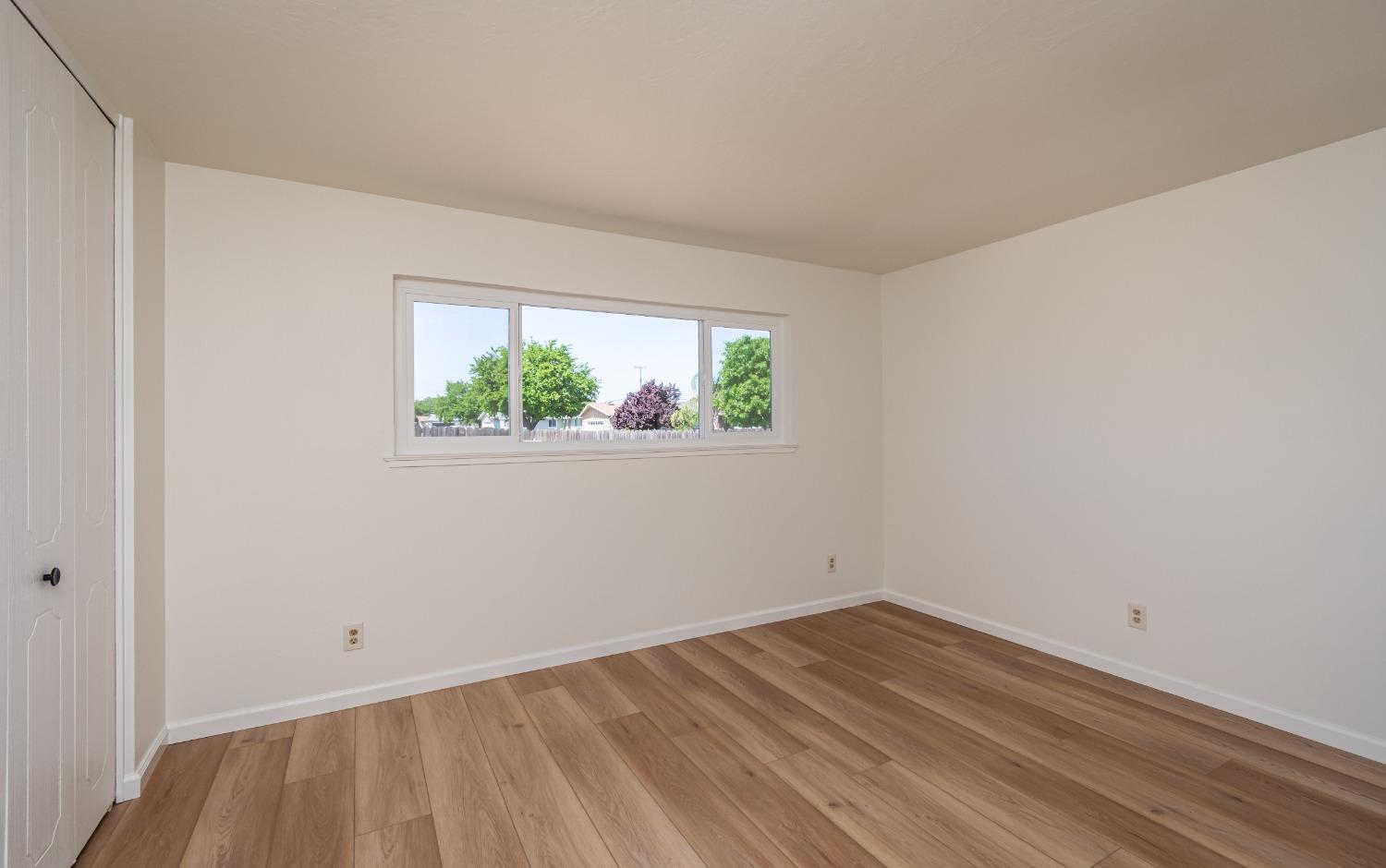 Detail Gallery Image 22 of 28 For 5039 Dingman Cir, Sacramento,  CA 95823 - 4 Beds | 2 Baths