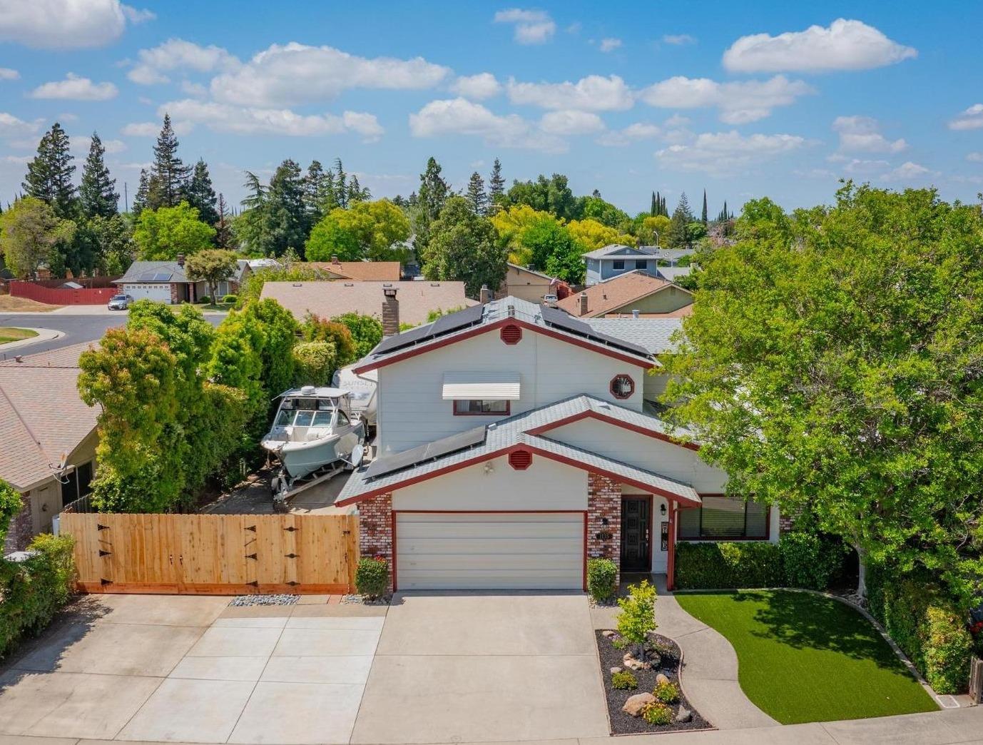 Detail Gallery Image 2 of 40 For 1135 Eagle Ln, Manteca,  CA 95337 - 4 Beds | 3 Baths