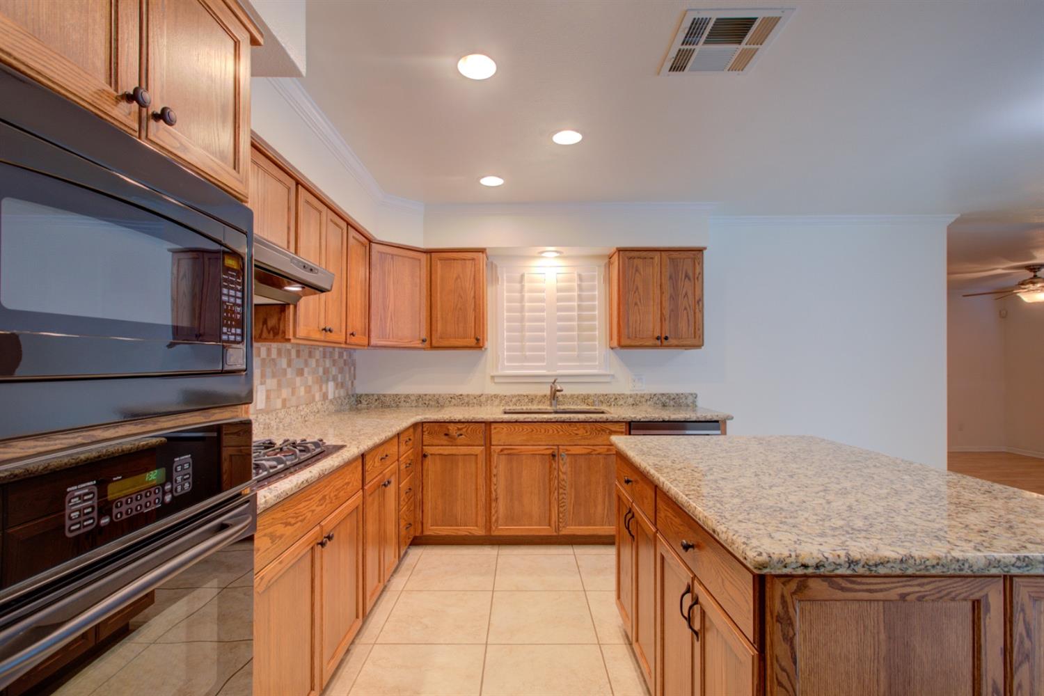 Teak Avenue, Merced, California image 4