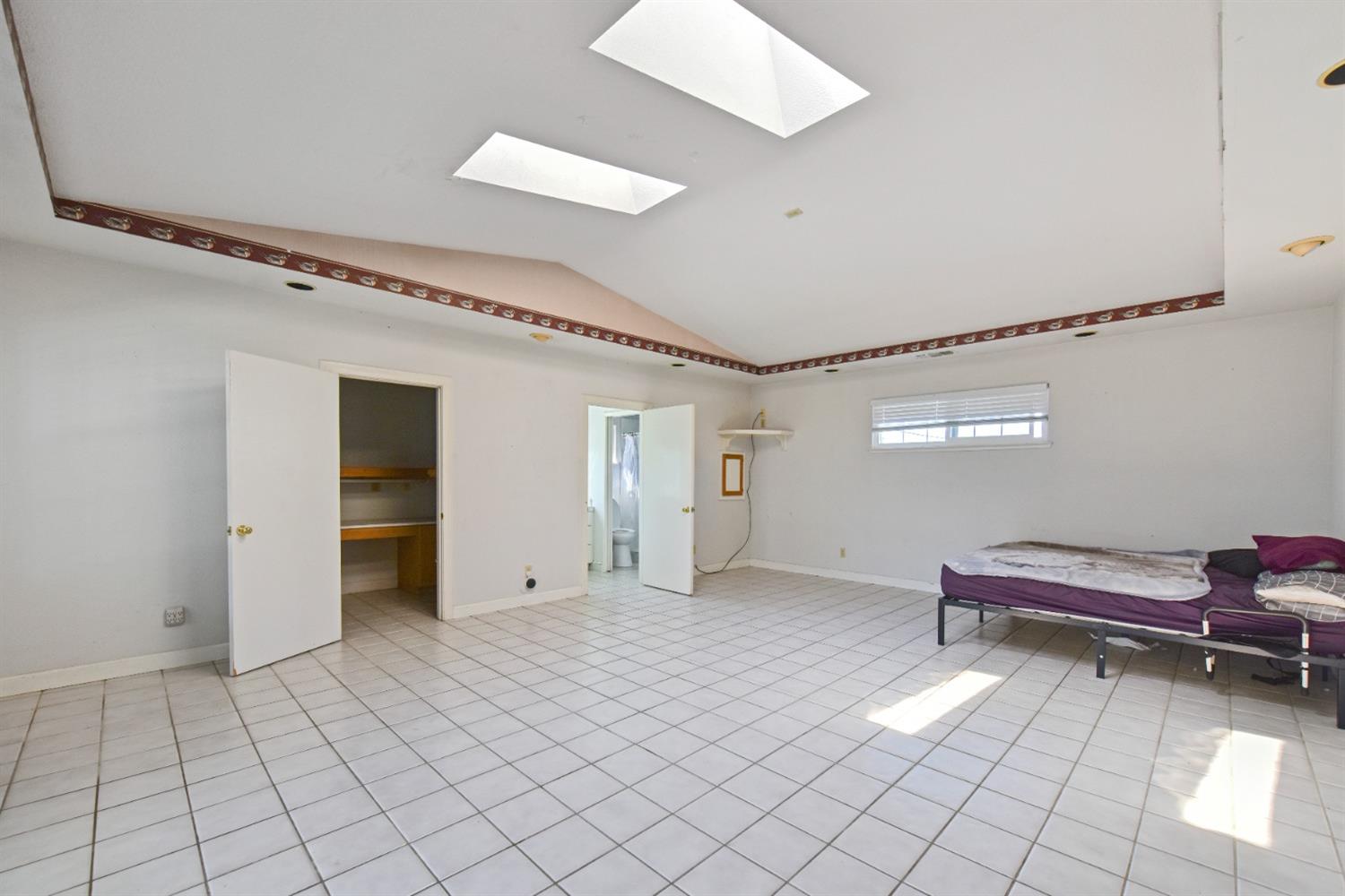 Detail Gallery Image 12 of 26 For 6113 10th St, Rio Linda,  CA 95673 - 4 Beds | 3 Baths