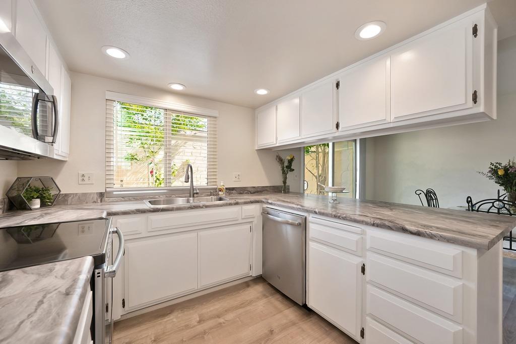 Casitas Bonito, Sacramento, California image 3