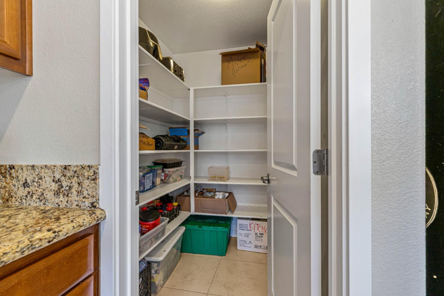 Detail Gallery Image 13 of 48 For 18551 Admiral Way, Lathrop,  CA 95330 - 4 Beds | 3 Baths