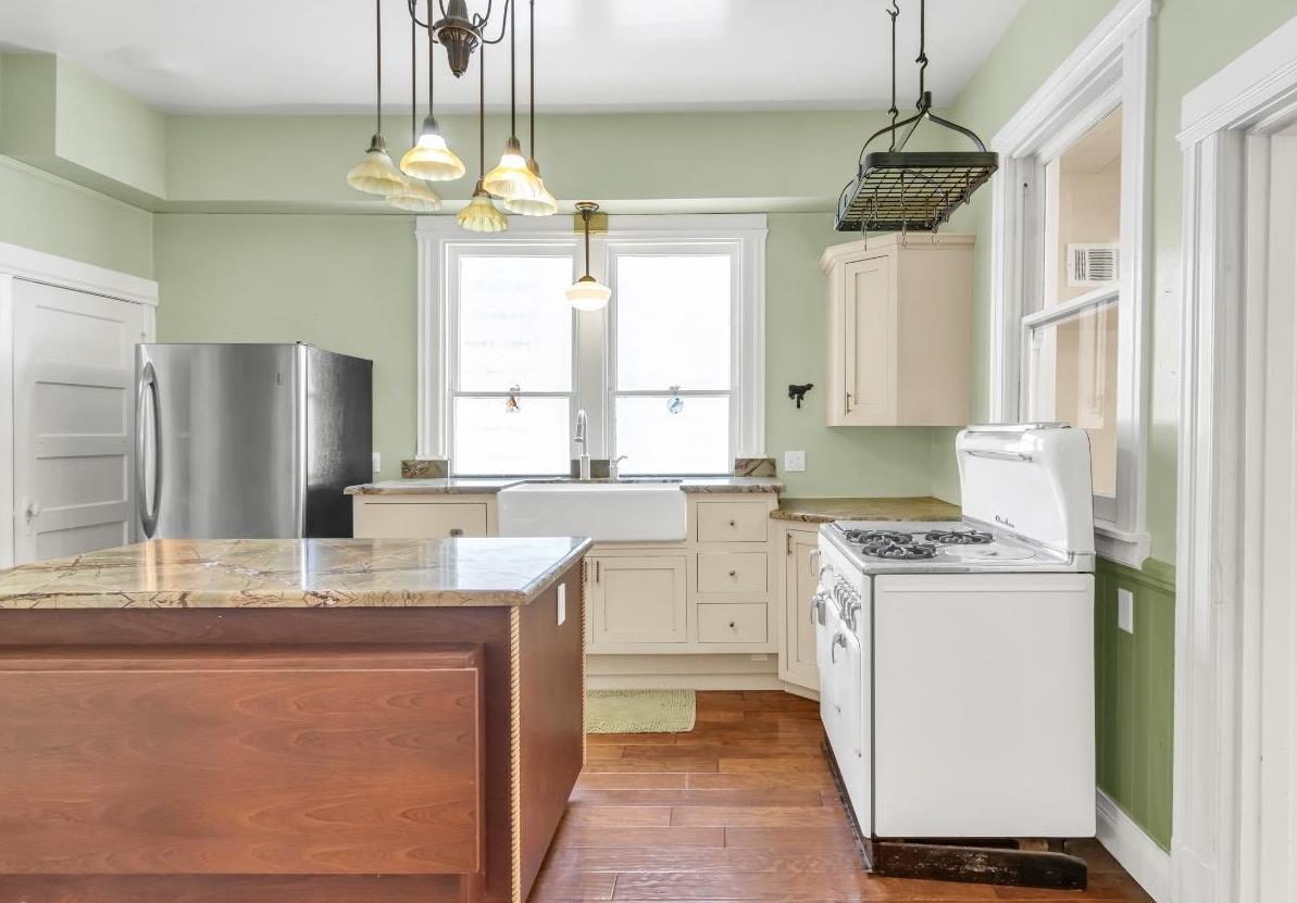 Detail Gallery Image 29 of 90 For 2321 H St, Sacramento,  CA 95816 - 4 Beds | 2 Baths