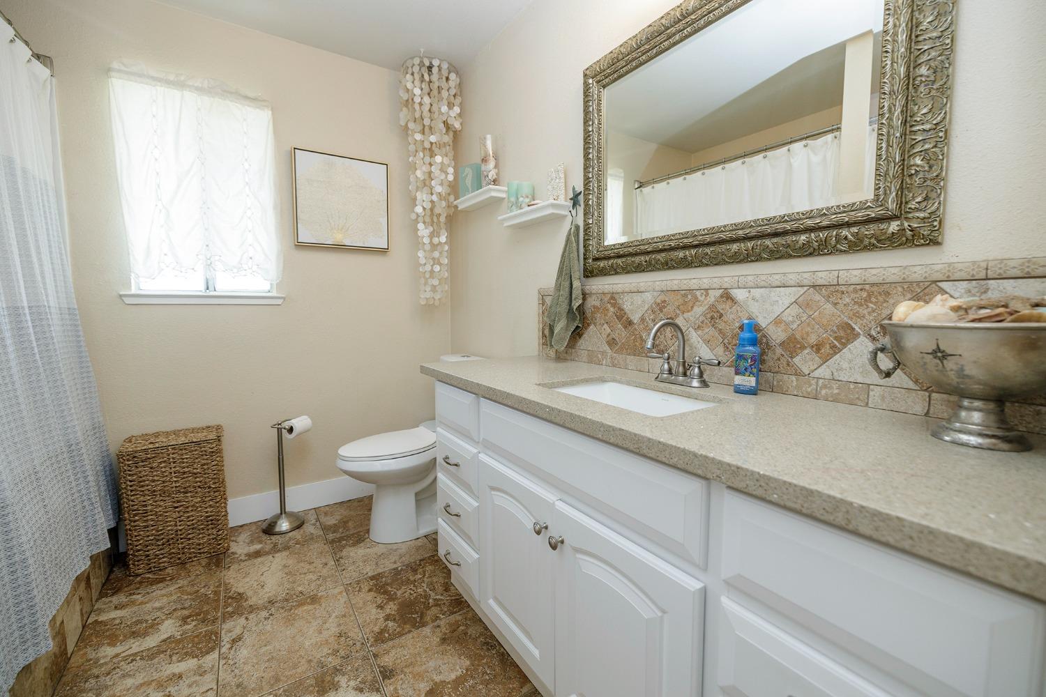 Detail Gallery Image 16 of 25 For 2501 Adrian St, Turlock,  CA 95382 - 3 Beds | 2 Baths