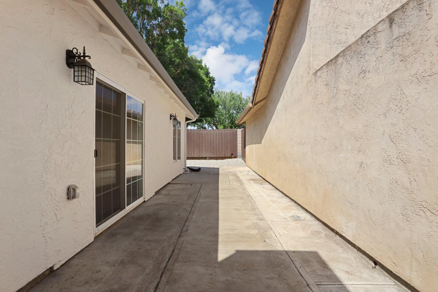 Golden Eagle Lane, Modesto, California image 31