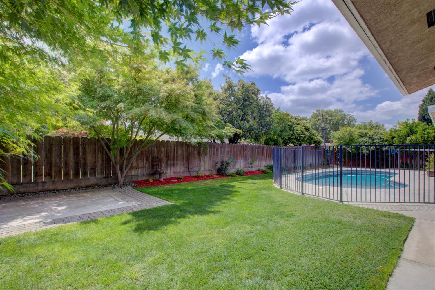 Teak Avenue, Merced, California image 28