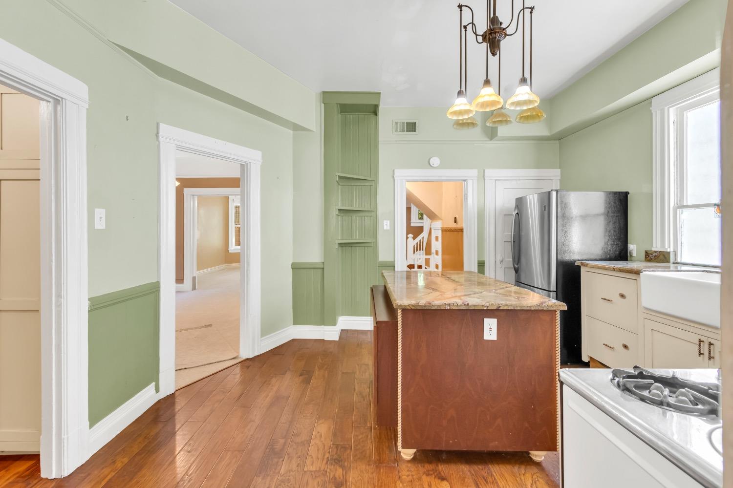 Detail Gallery Image 24 of 91 For 2321 H St, Sacramento,  CA 95816 - 4 Beds | 2 Baths