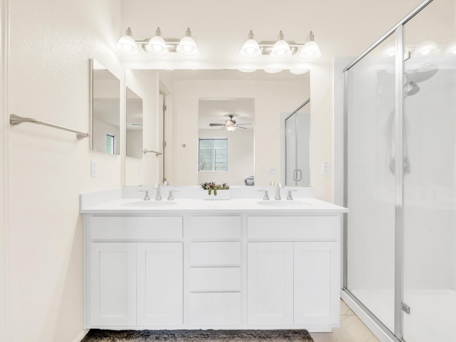 Hovnanian Drive, Sacramento, California image 28