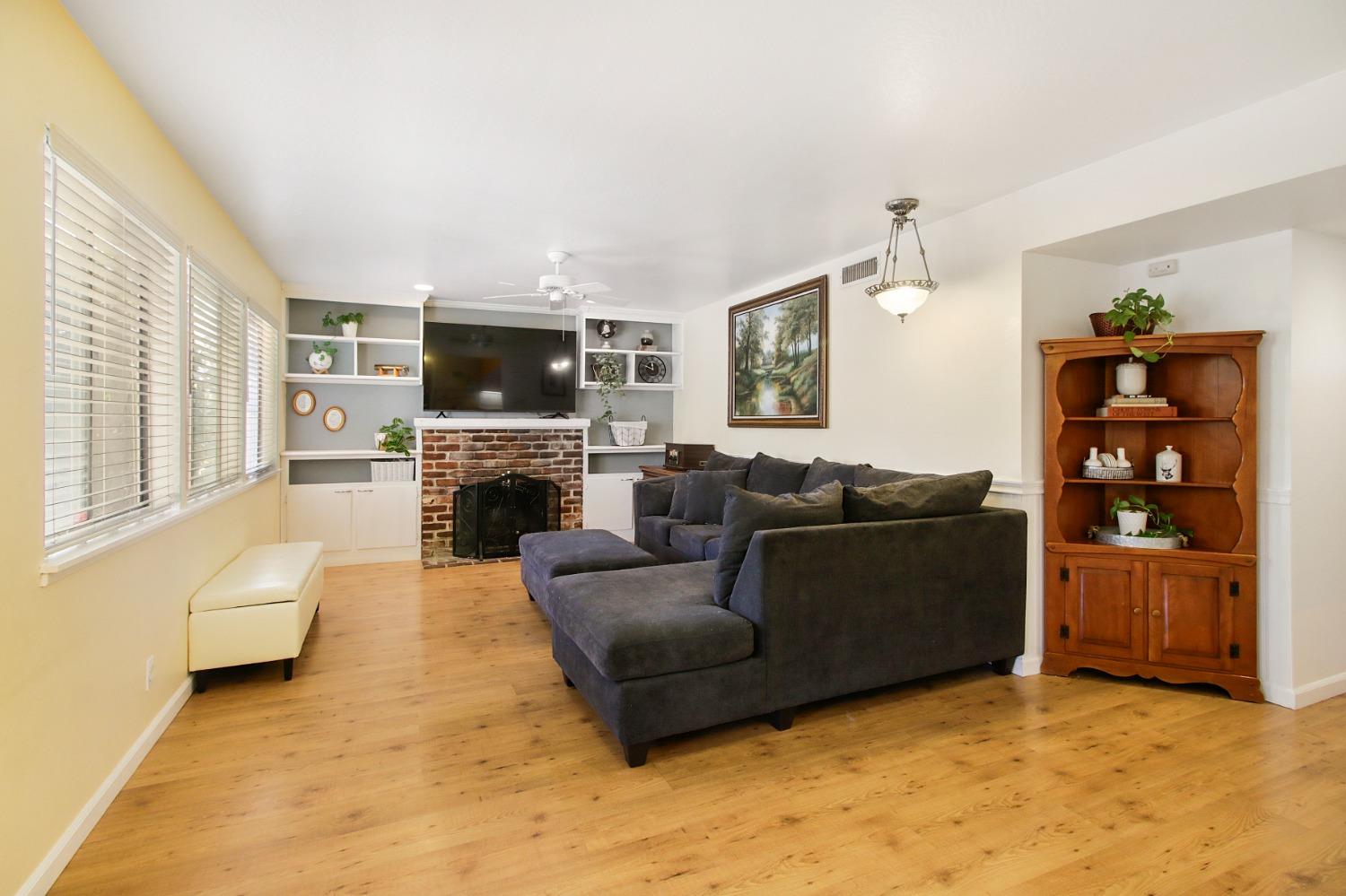 Holmes Way, Rancho Cordova, California image 5