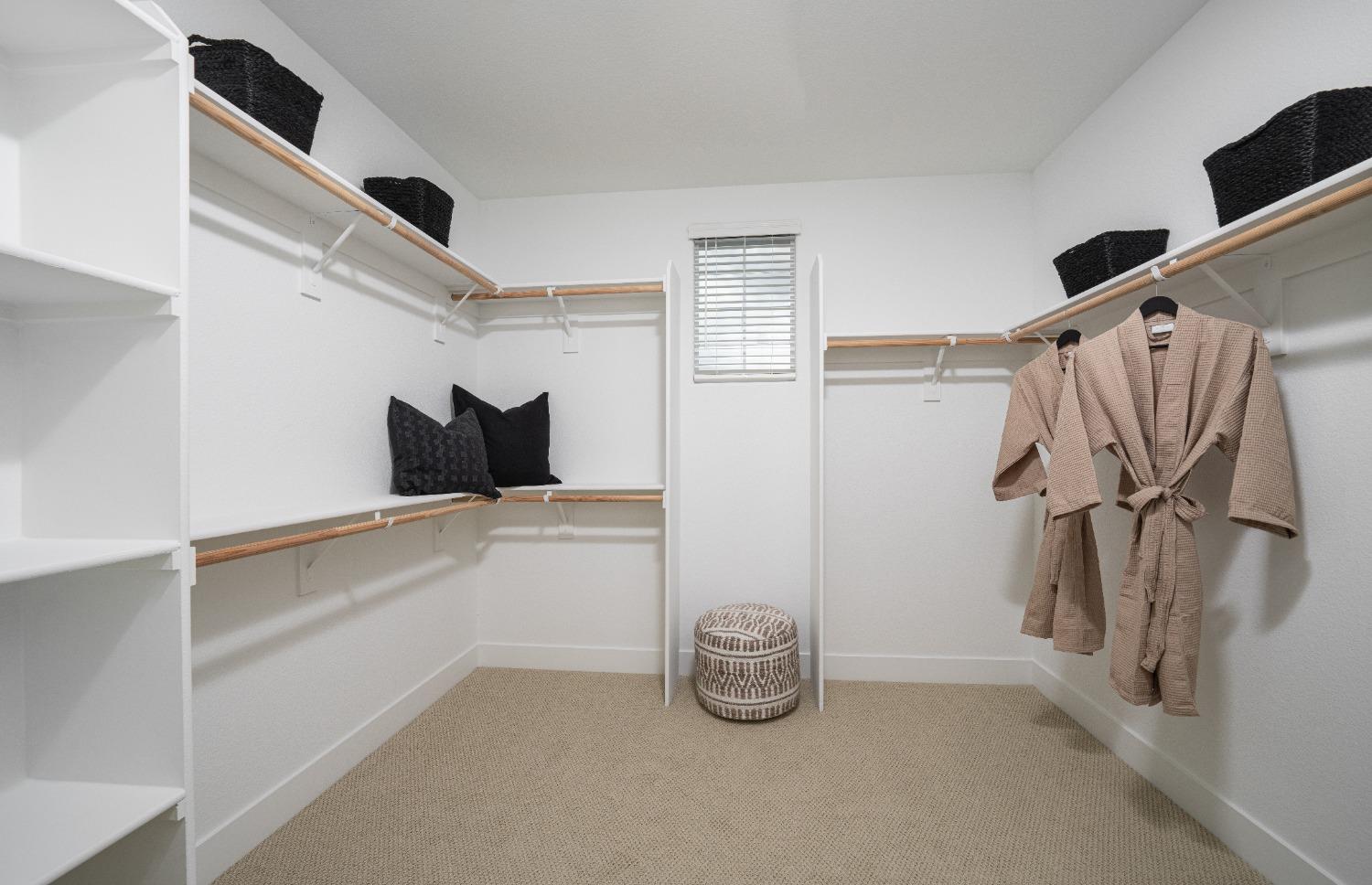Detail Gallery Image 8 of 16 For 4016 Happy Camper Way, Roseville,  CA 95747 - 4 Beds | 3 Baths