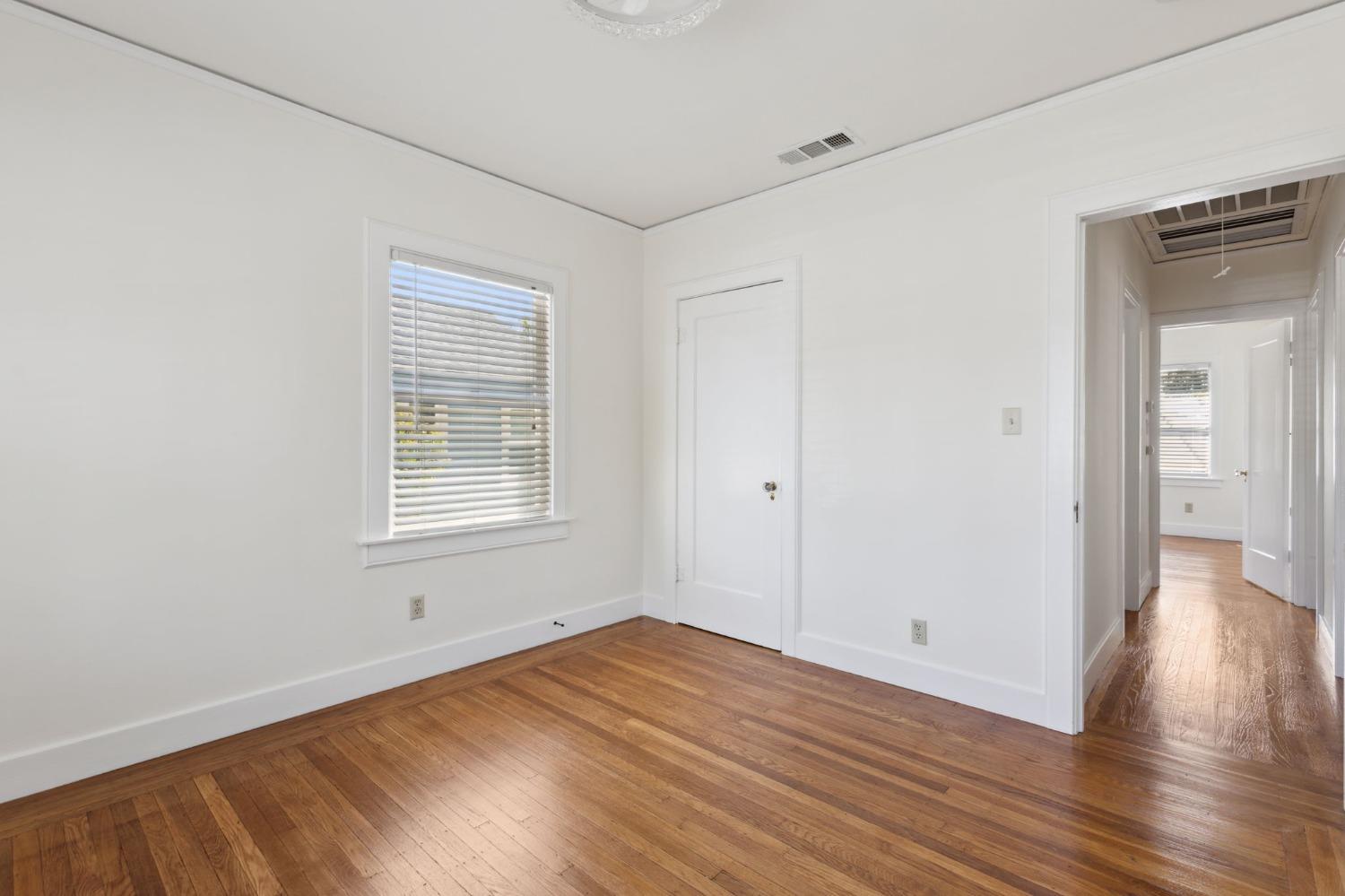 Detail Gallery Image 17 of 29 For 5356 8th Ave, Sacramento,  CA 95820 - 2 Beds | 1 Baths