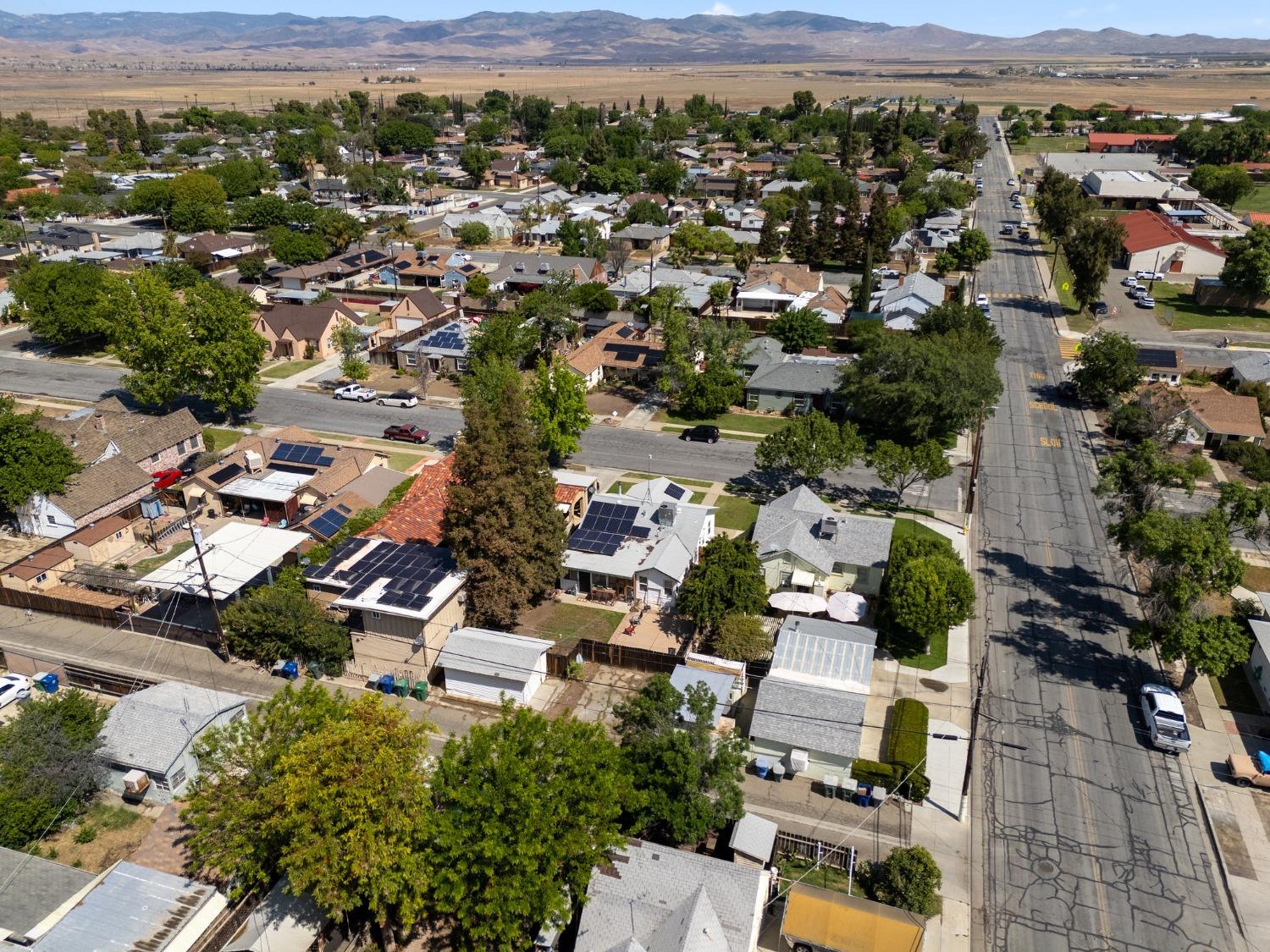 College Avenue, Coalinga, California image 33