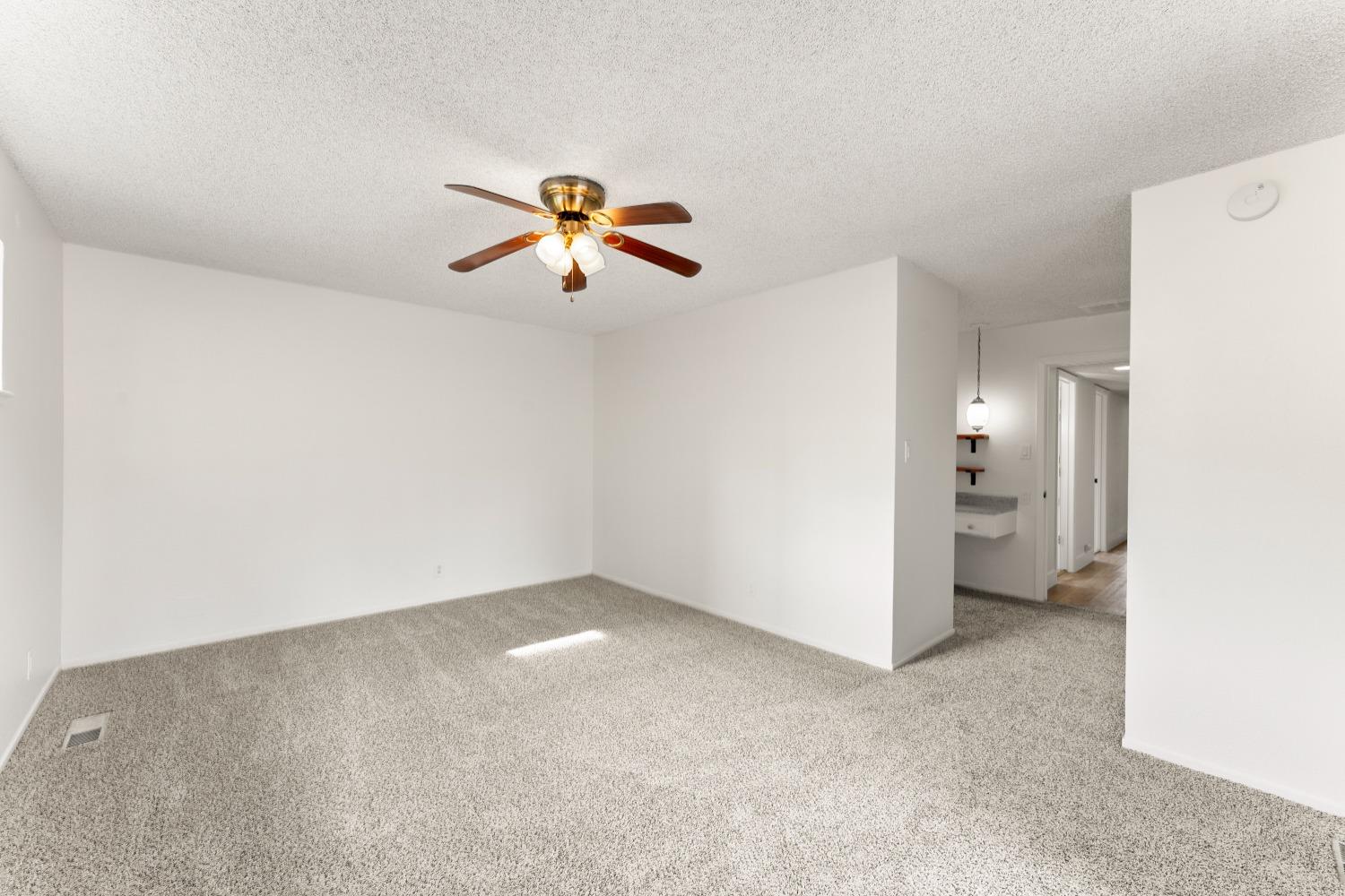 Rivercrest Drive, Sacramento, California image 13