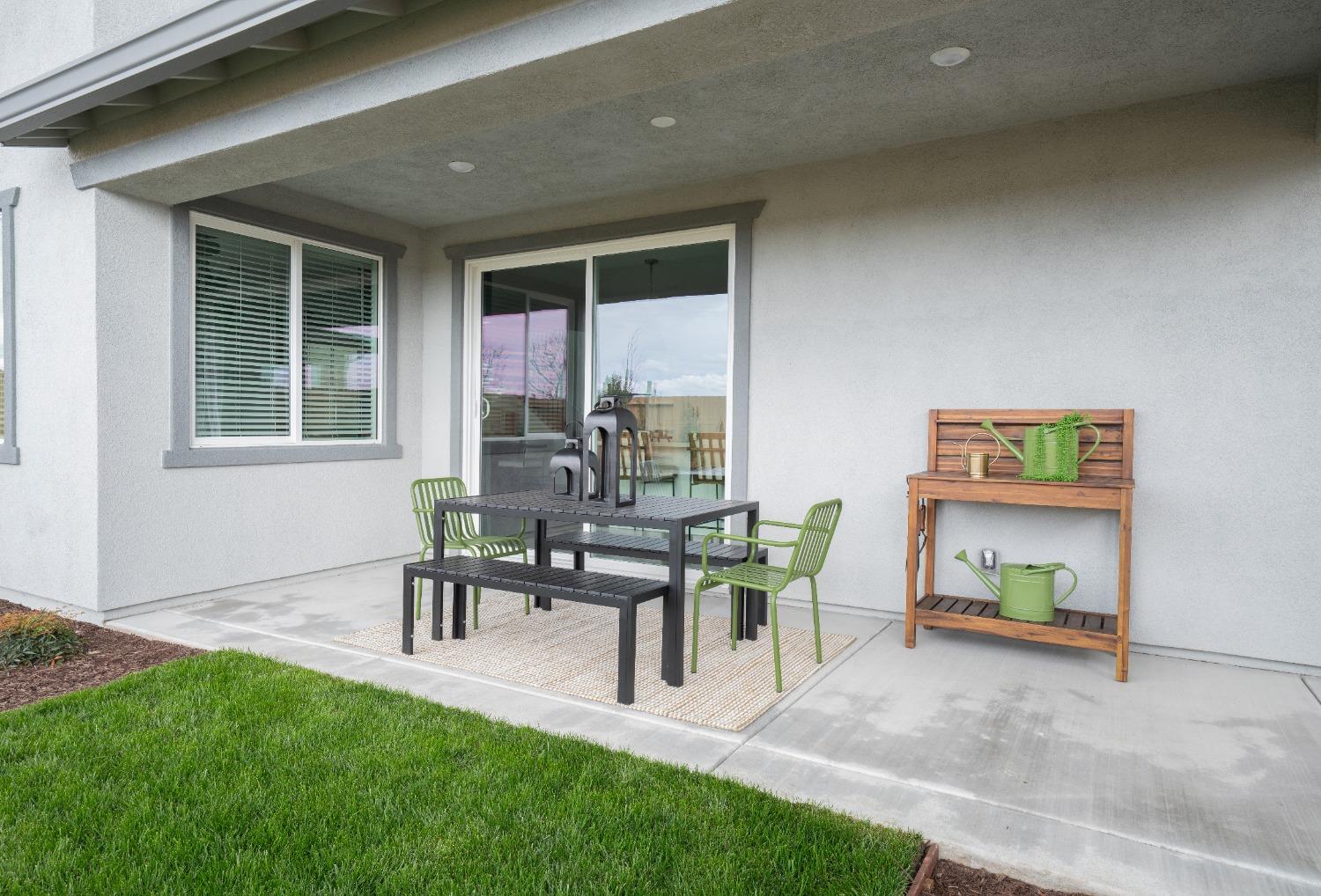 Detail Gallery Image 17 of 17 For 4024 Happy Camper Way, Roseville,  CA 95747 - 4 Beds | 3 Baths