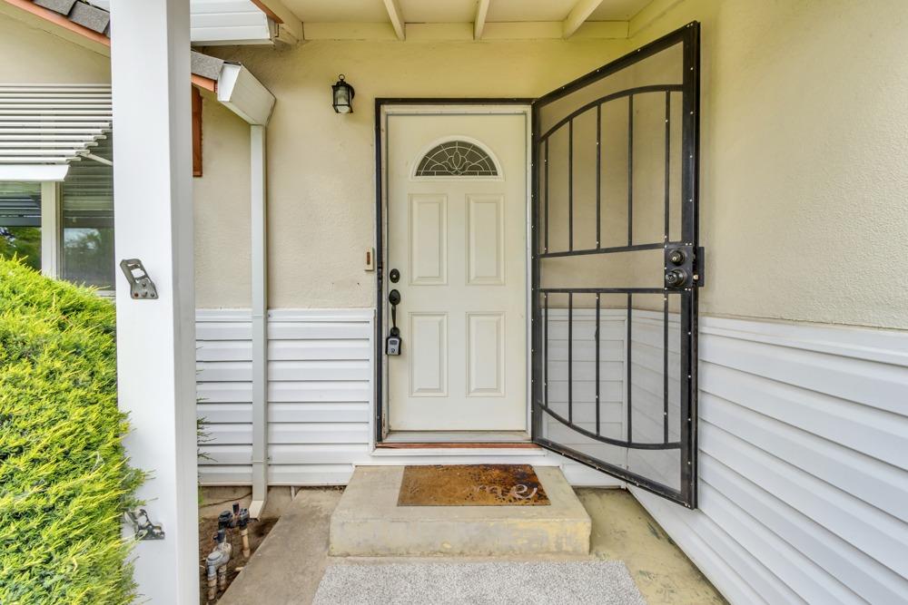 Saint James Drive, Carmichael, California image 5