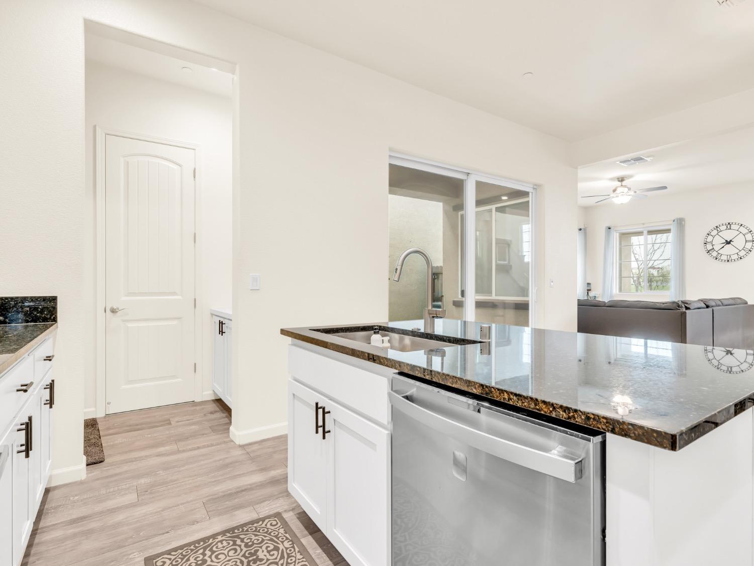 Hovnanian Drive, Sacramento, California image 16