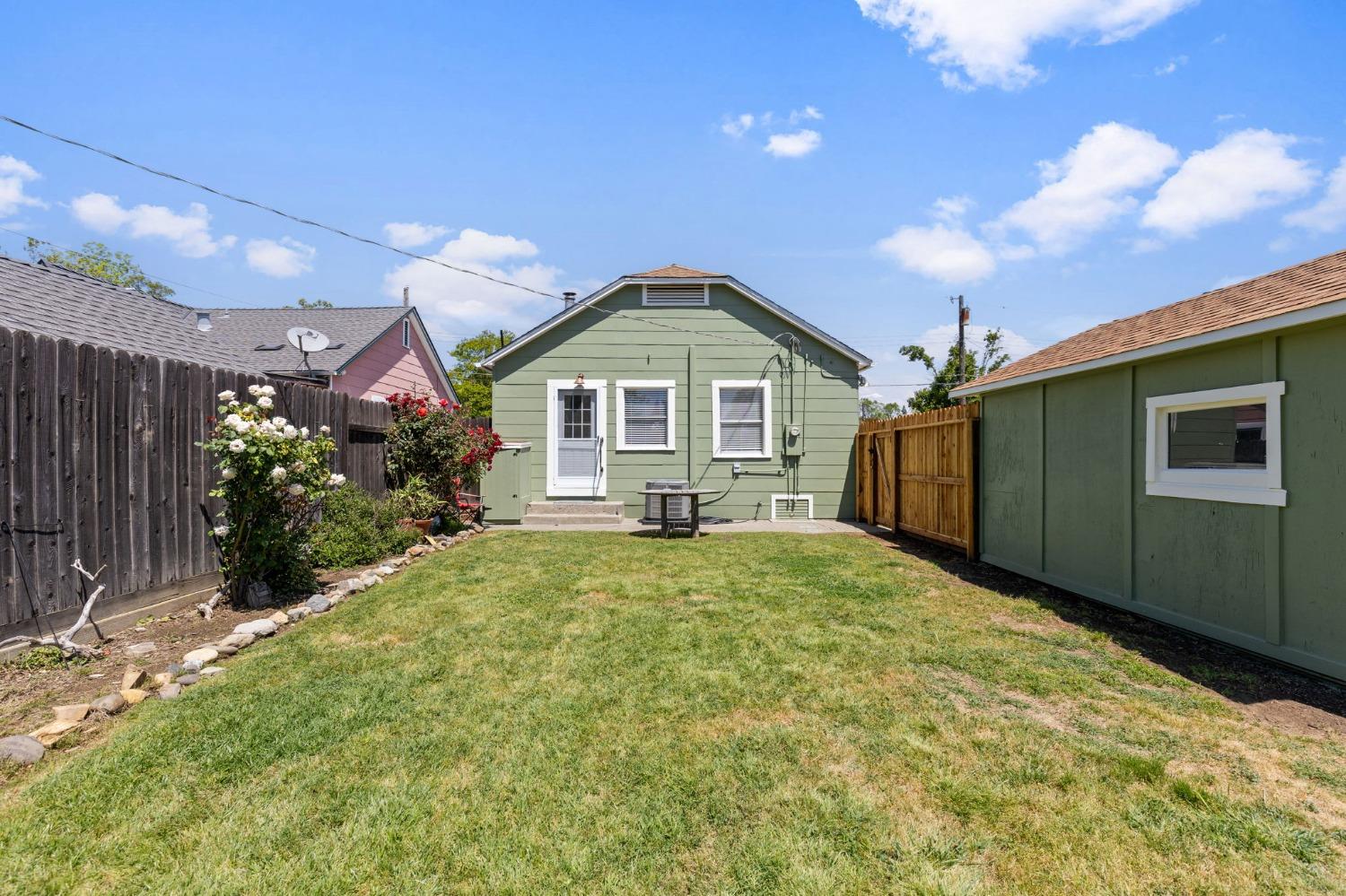 Detail Gallery Image 26 of 29 For 5356 8th Ave, Sacramento,  CA 95820 - 2 Beds | 1 Baths