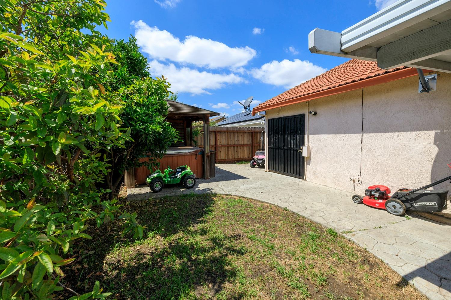 Detail Gallery Image 41 of 44 For 3070 Togninali Ln, Stockton,  CA 95206 - 3 Beds | 2 Baths