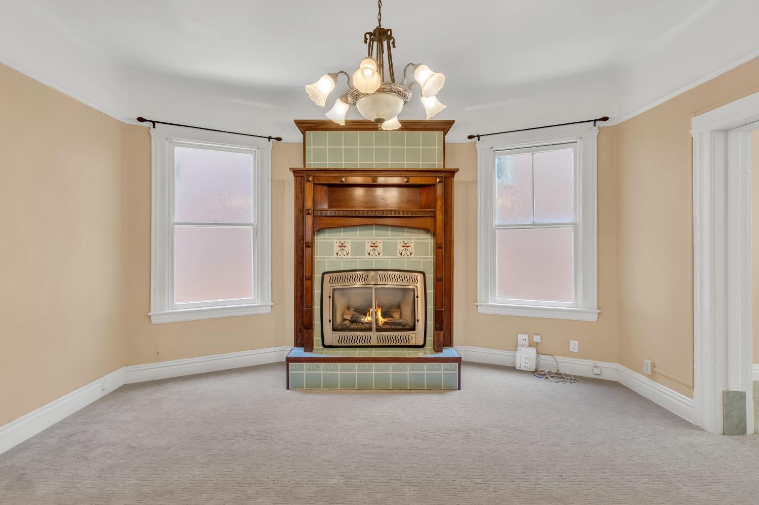 Detail Gallery Image 21 of 91 For 2321 H St, Sacramento,  CA 95816 - 4 Beds | 2 Baths