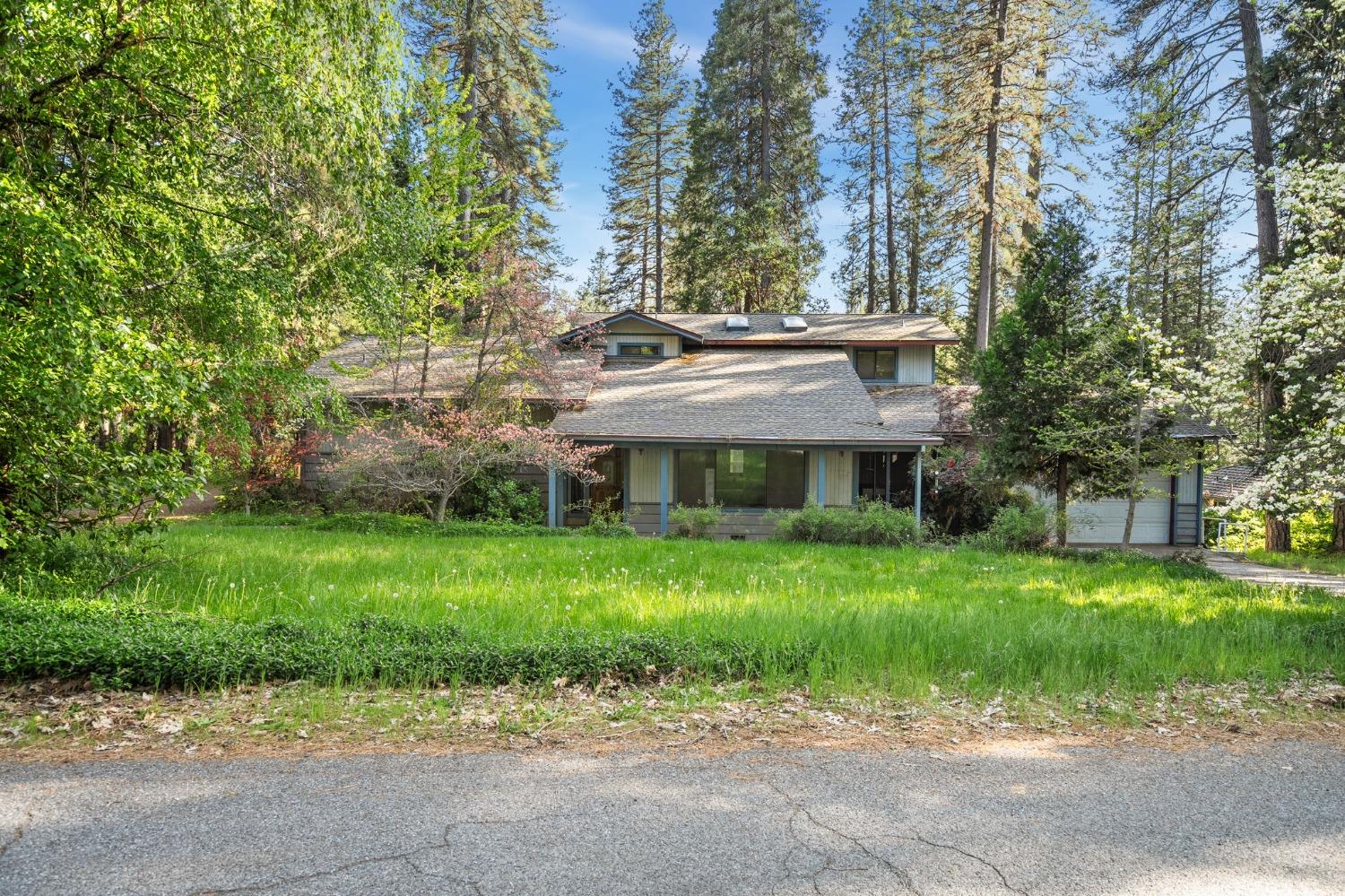 Terrace Pines Court, Grass Valley, California image 4