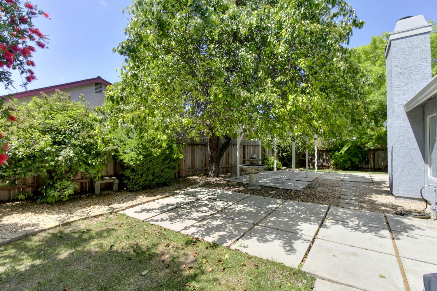 Lakespring Way, Sacramento, California image 38