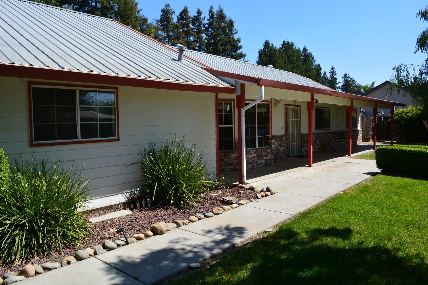 Detail Gallery Image 13 of 74 For 13521 Yosemite Blvd, Waterford,  CA 95386 - 3 Beds | 2 Baths