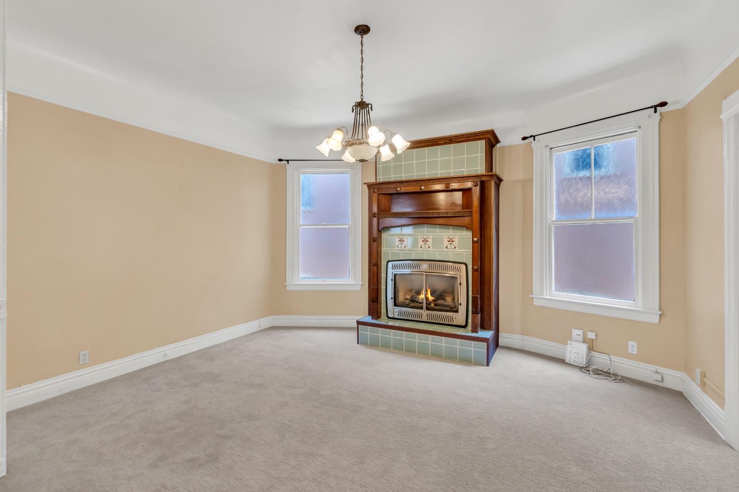 Detail Gallery Image 19 of 91 For 2321 H St, Sacramento,  CA 95816 - 4 Beds | 2 Baths