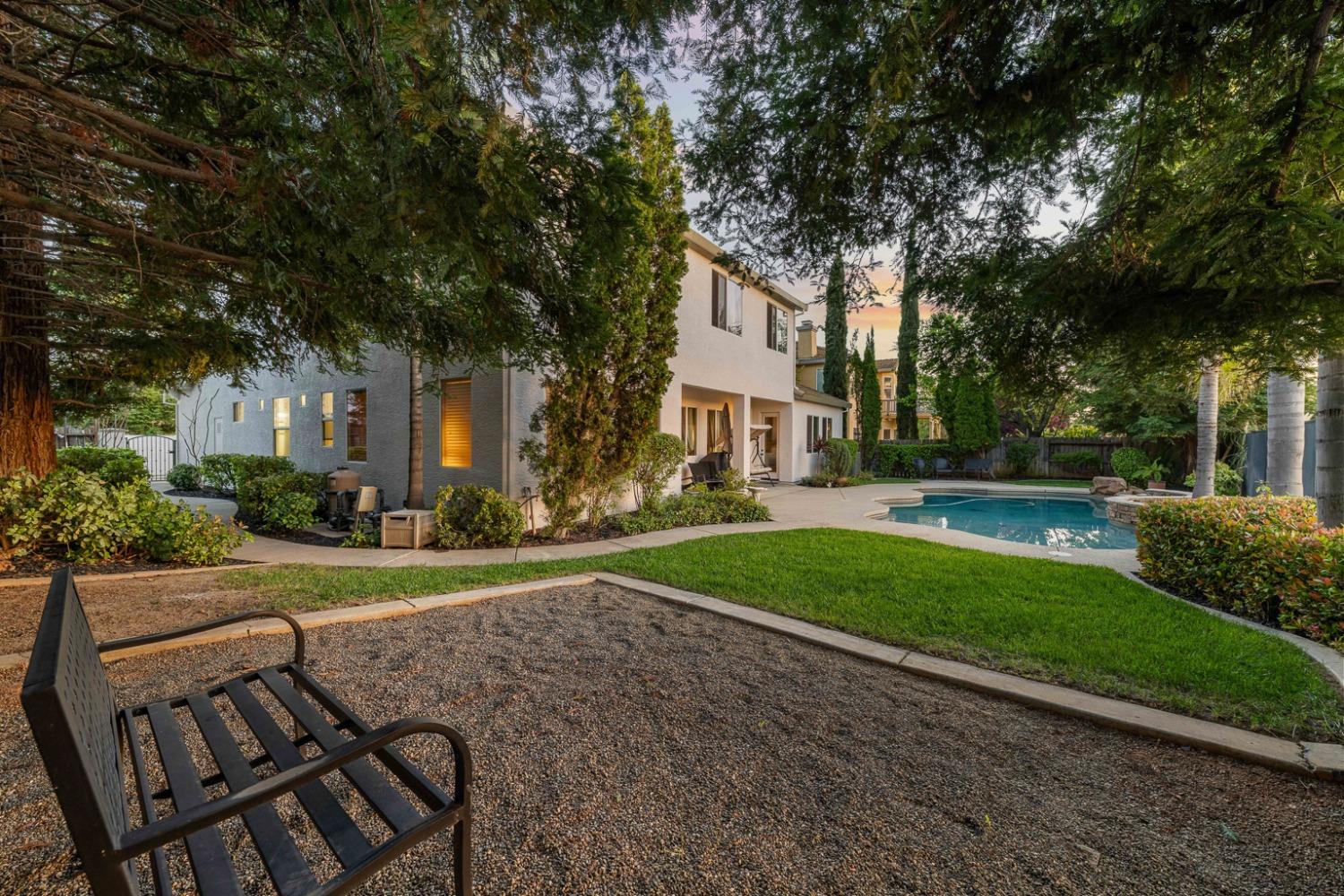 Detail Gallery Image 4 of 58 For 7788 Tigerwoods Dr, Sacramento,  CA 95829 - 5 Beds | 3/1 Baths
