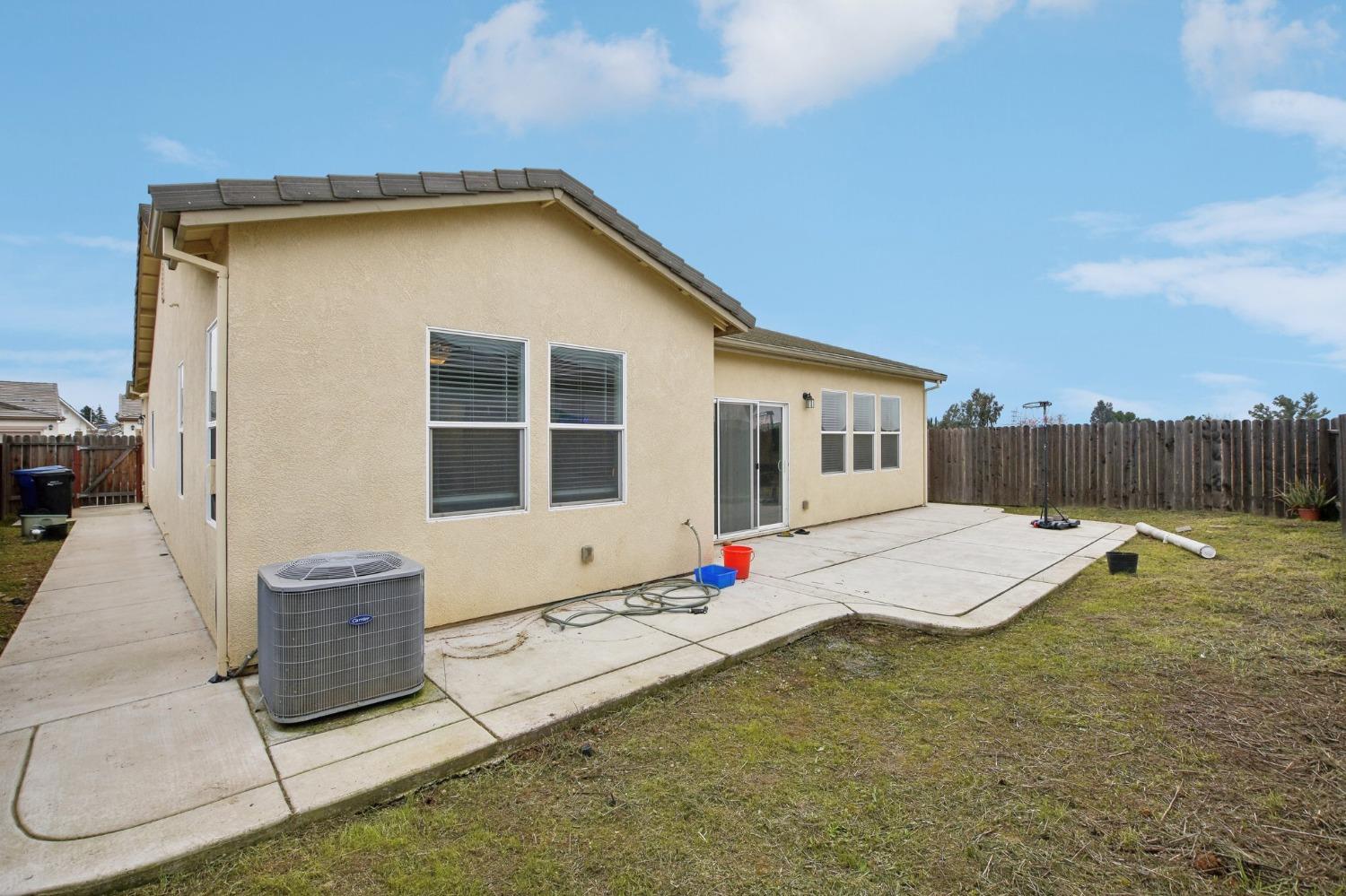 Detail Gallery Image 18 of 19 For 7905 Springarden Way, Sacramento,  CA 95828 - 3 Beds | 2 Baths