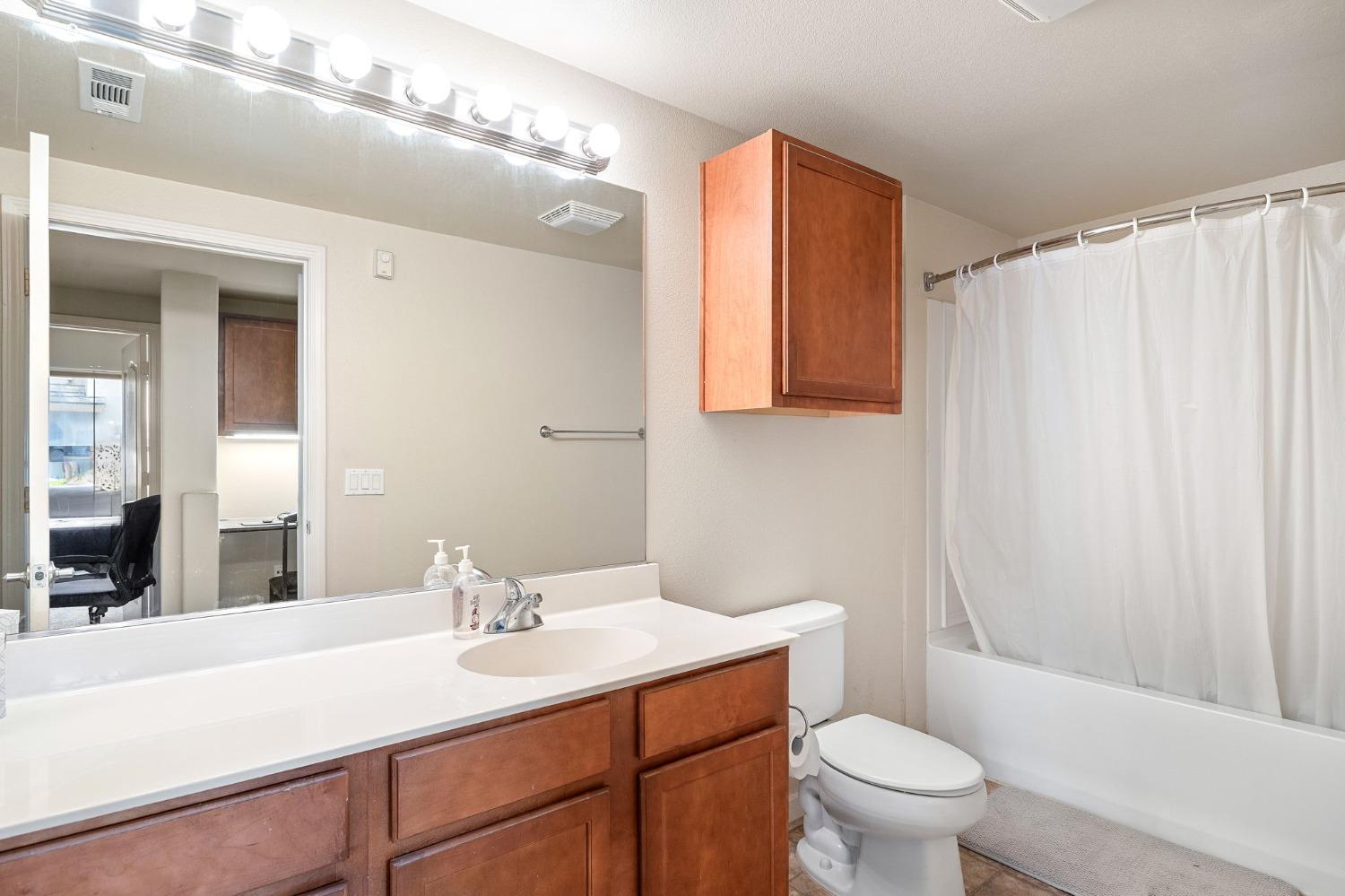 Photo #12: 225054575 Listing: Photo #12