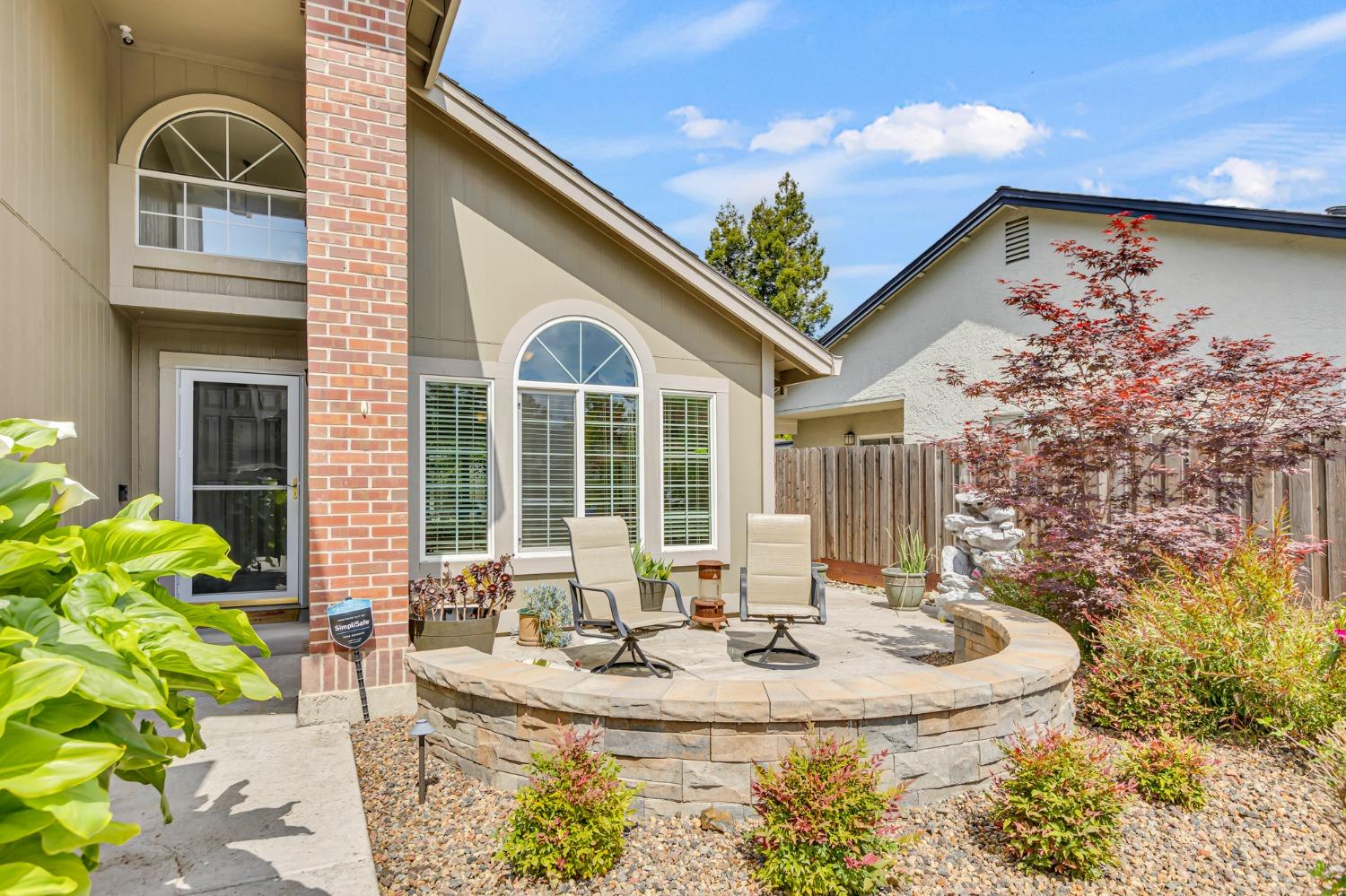 Queensbury Court, Elk Grove, California image 3