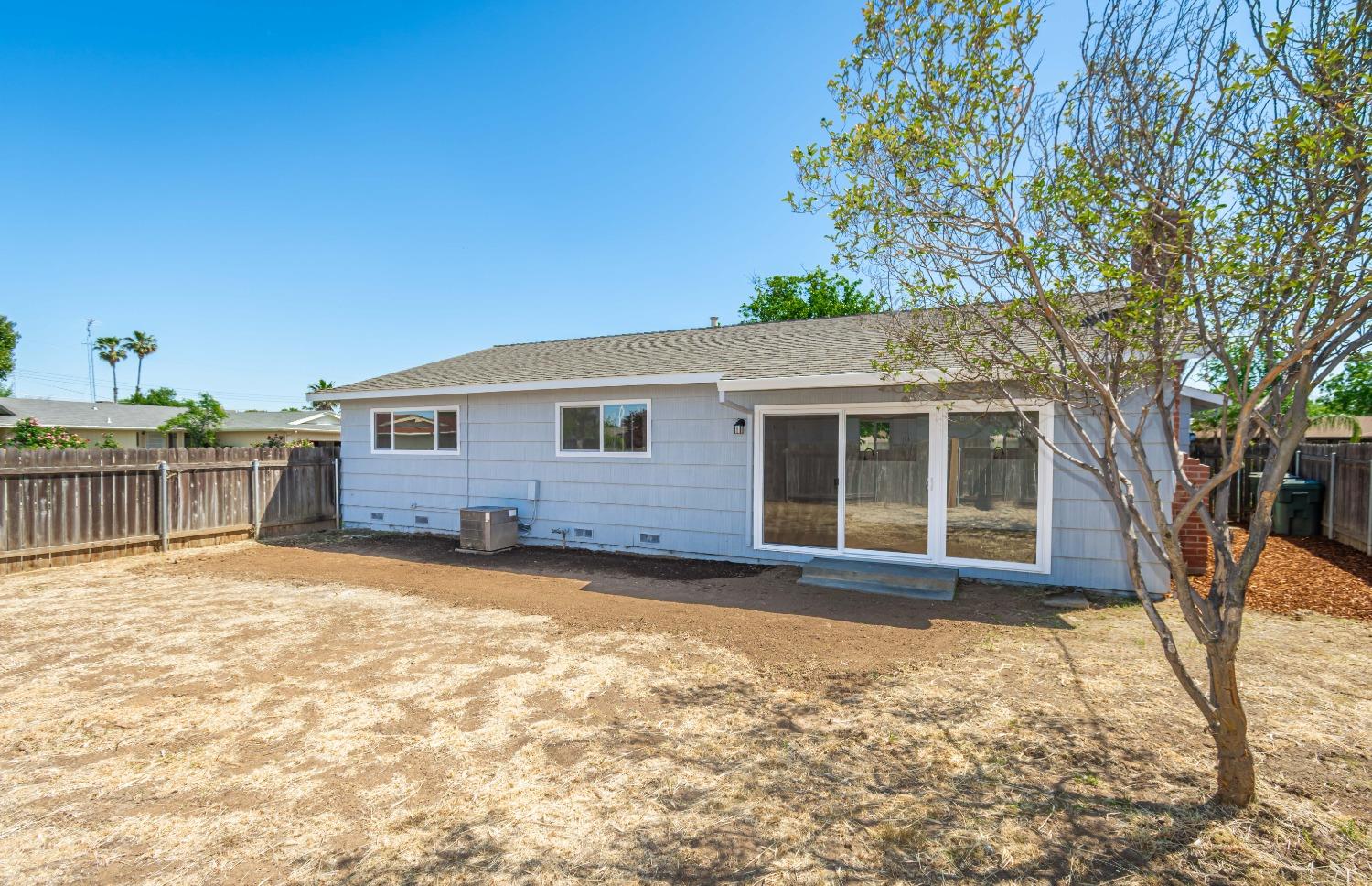 Detail Gallery Image 26 of 28 For 5039 Dingman Cir, Sacramento,  CA 95823 - 4 Beds | 2 Baths