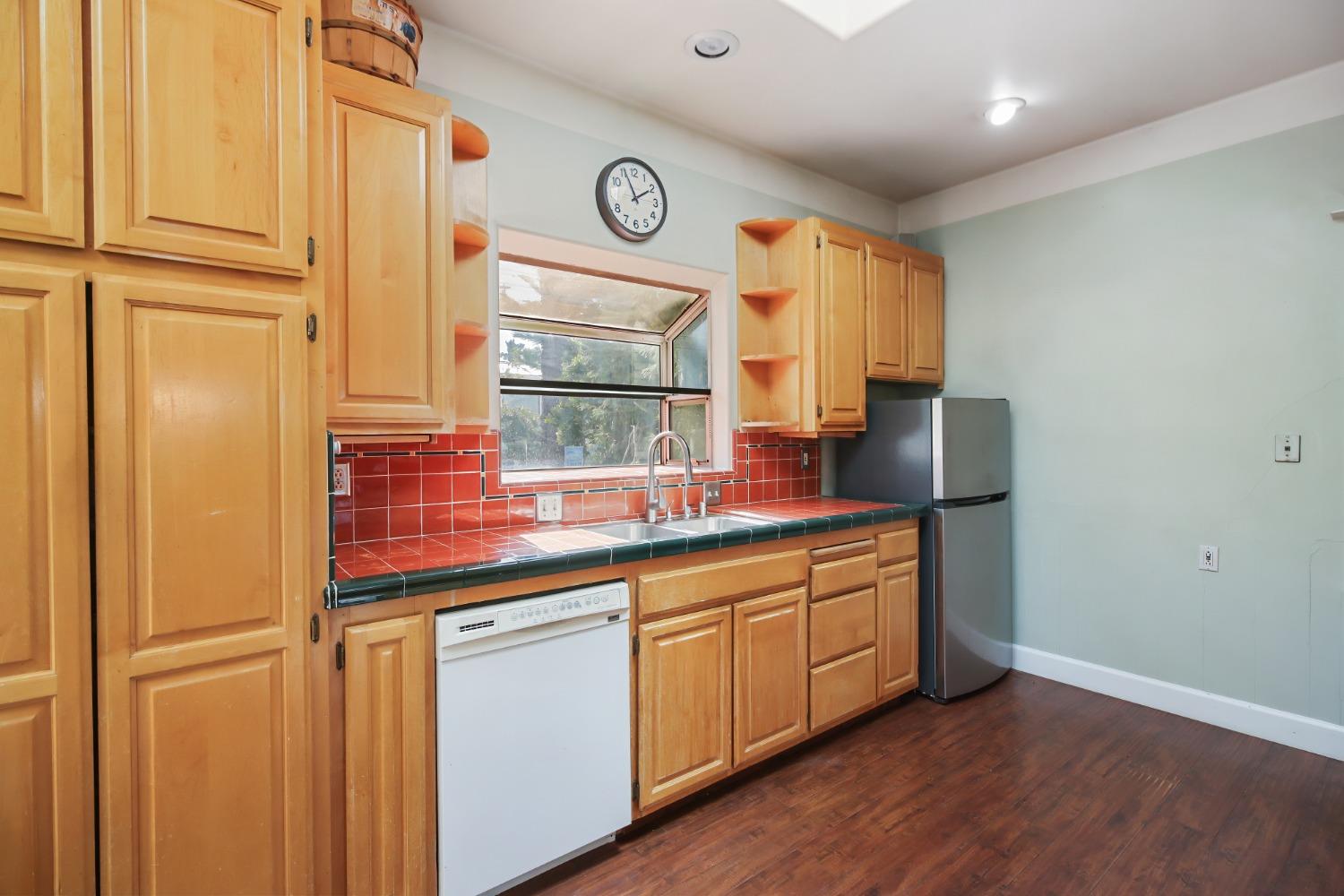 Detail Gallery Image 13 of 58 For 2322 I St, Sacramento,  CA 95816 - 4 Beds | 2 Baths