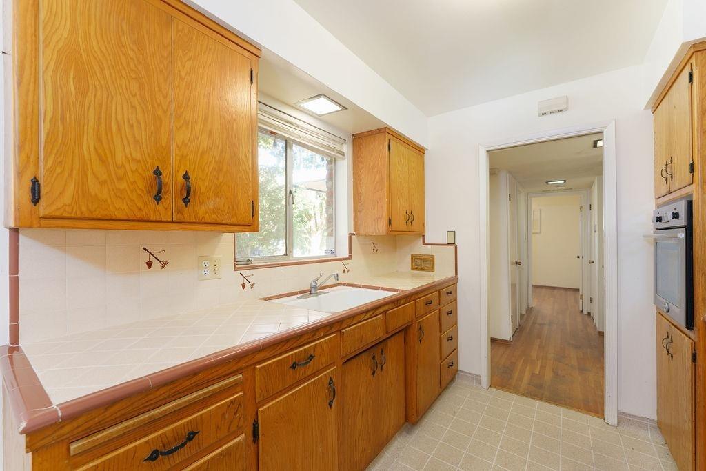 Detail Gallery Image 17 of 36 For 5741 Lonsdale Dr, Sacramento,  CA 95822 - – Beds | – Baths