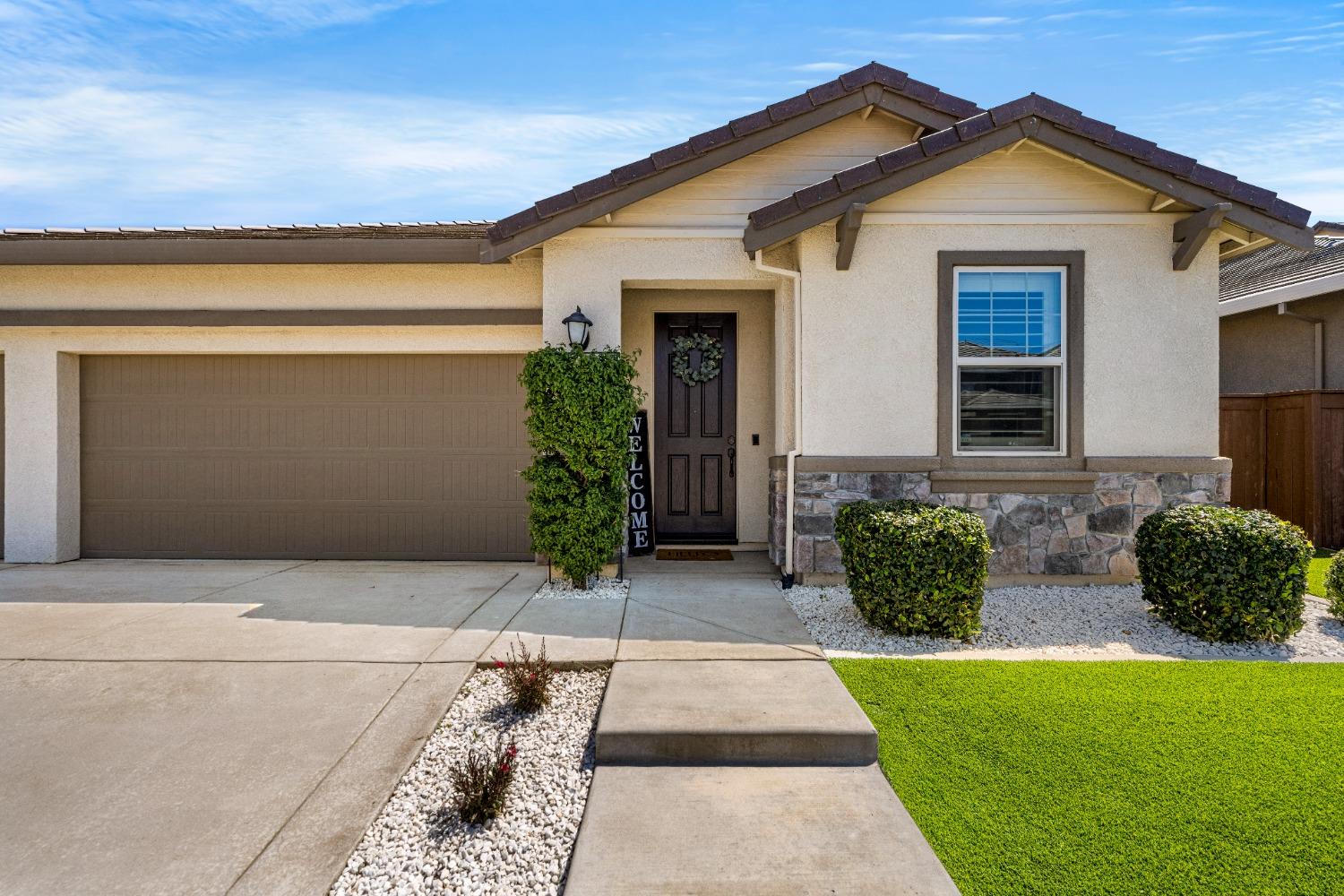 Maddux Way, Roseville, California image 4