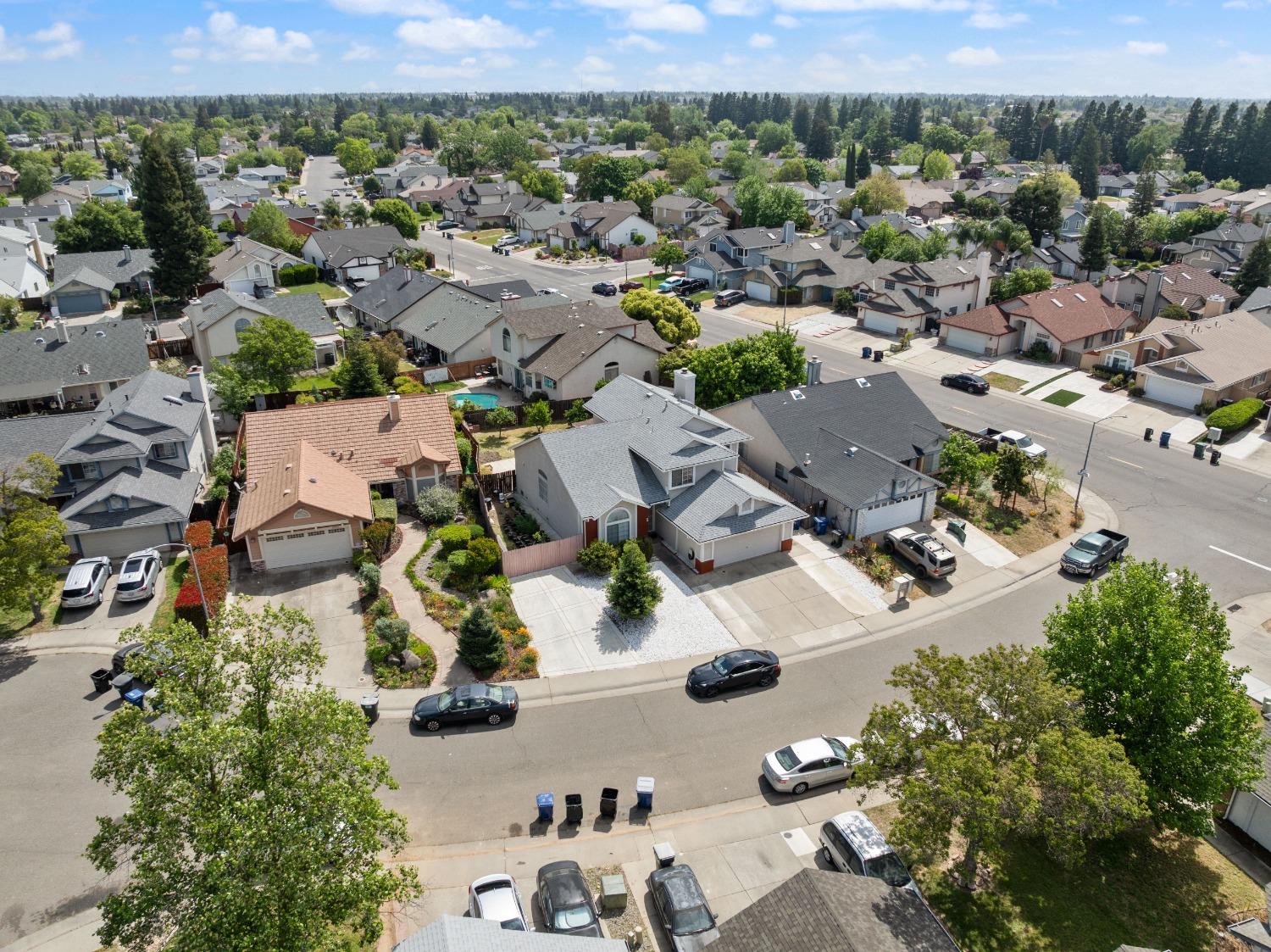 Pine Oaks Court, Sacramento, California image 42