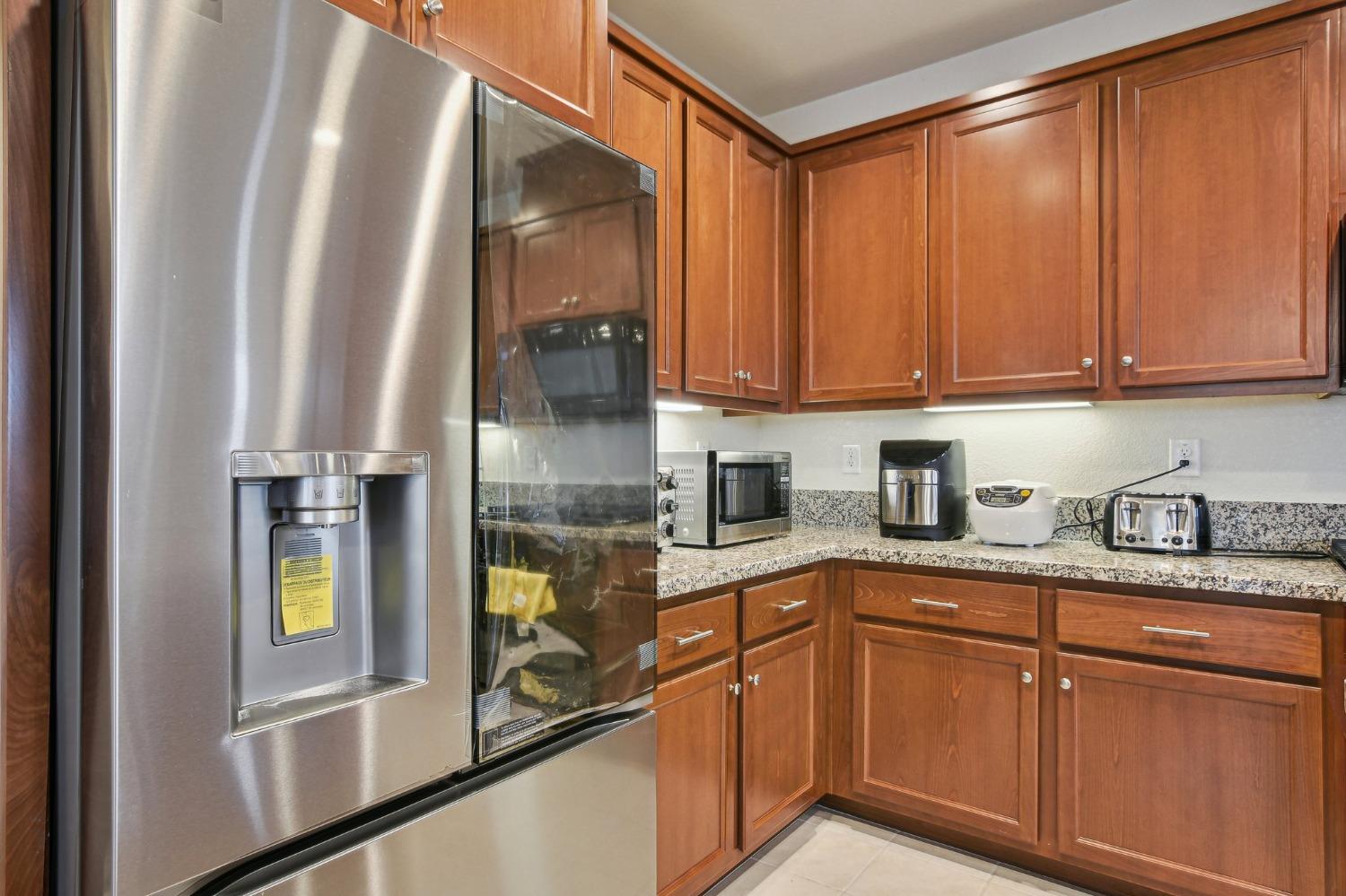 Detail Gallery Image 7 of 19 For 7905 Springarden Way, Sacramento,  CA 95828 - 3 Beds | 2 Baths