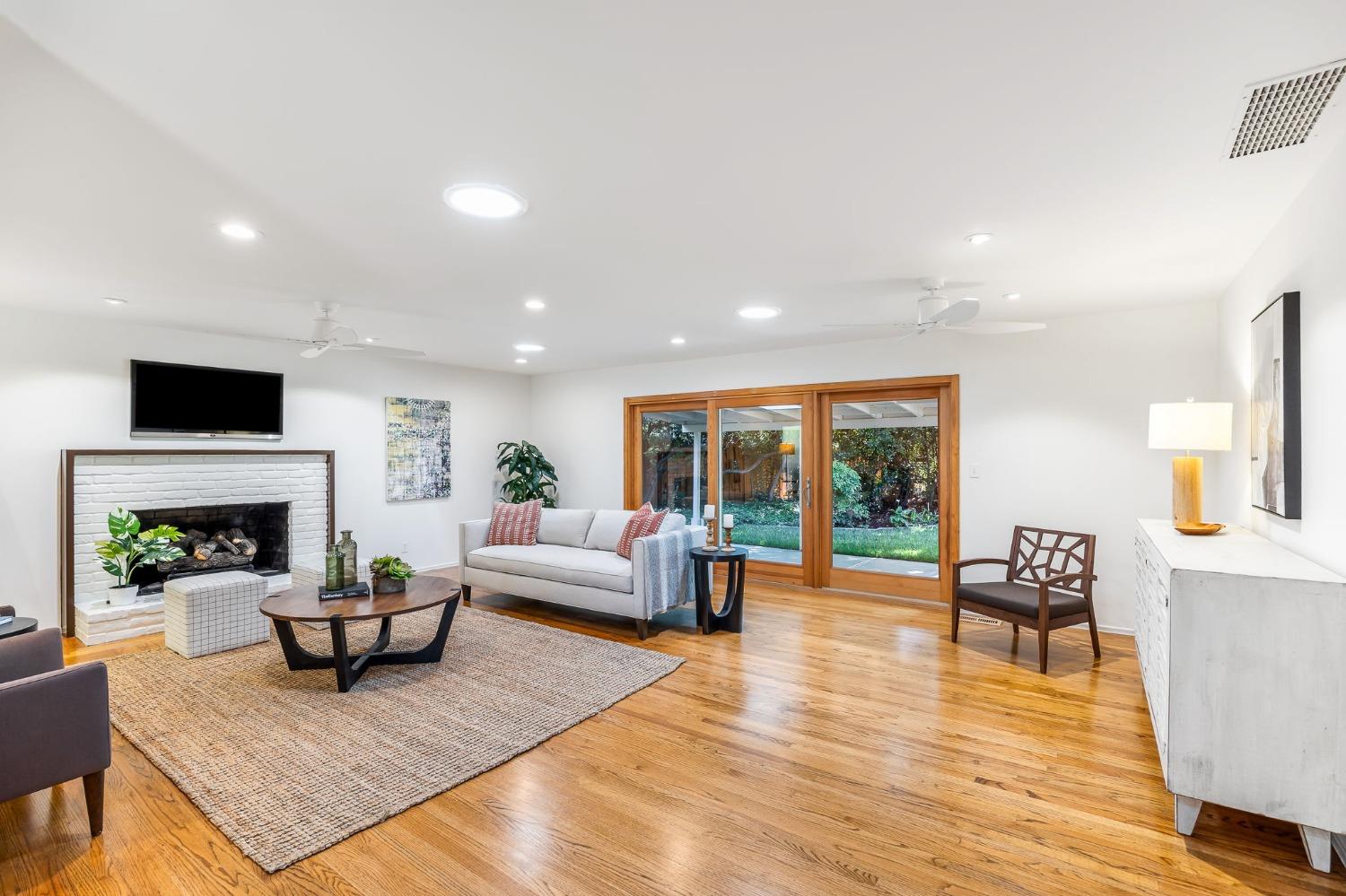 Meadowbrook Drive, Davis, California image 18