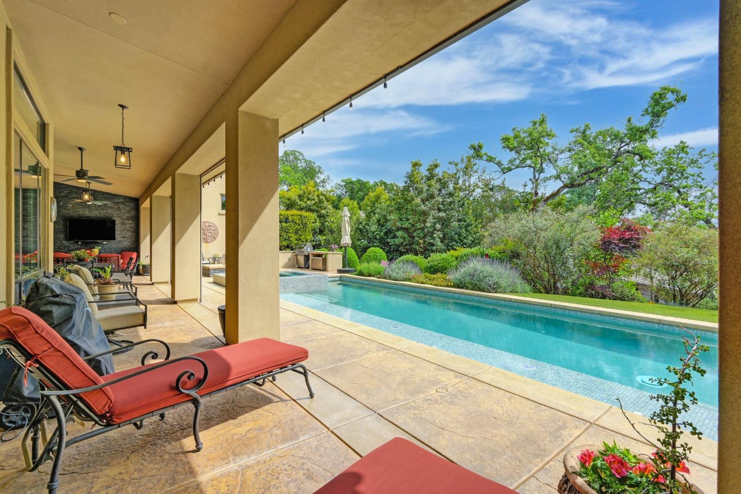 Mondrian Court, El Dorado Hills, California image 38