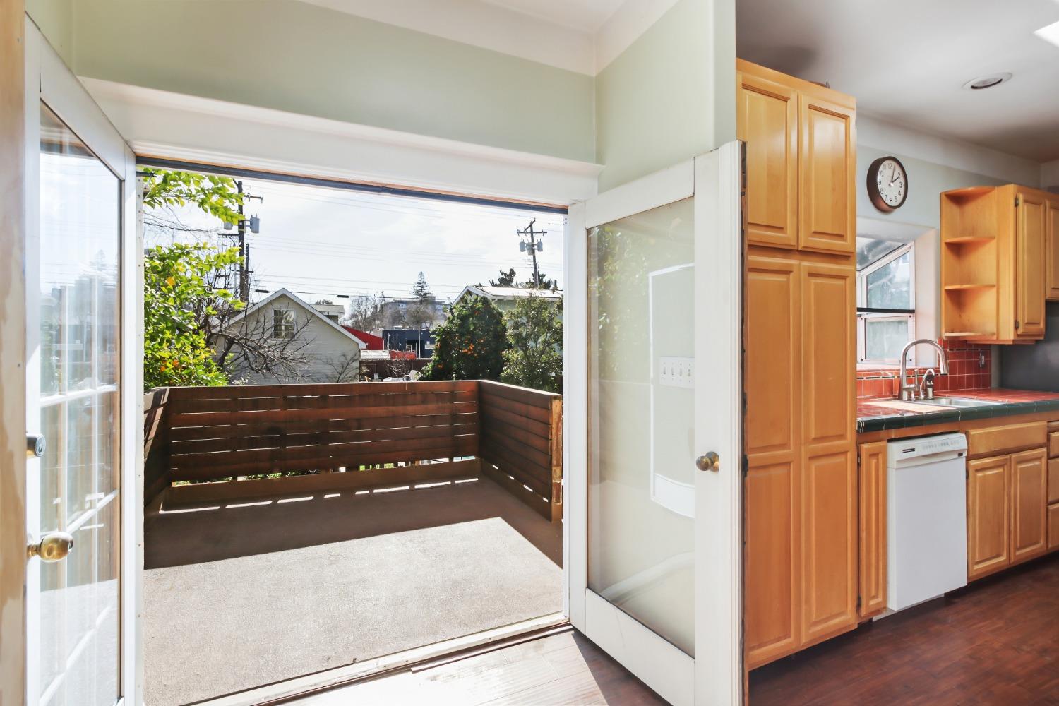 Detail Gallery Image 16 of 58 For 2322 I St, Sacramento,  CA 95816 - 4 Beds | 2 Baths