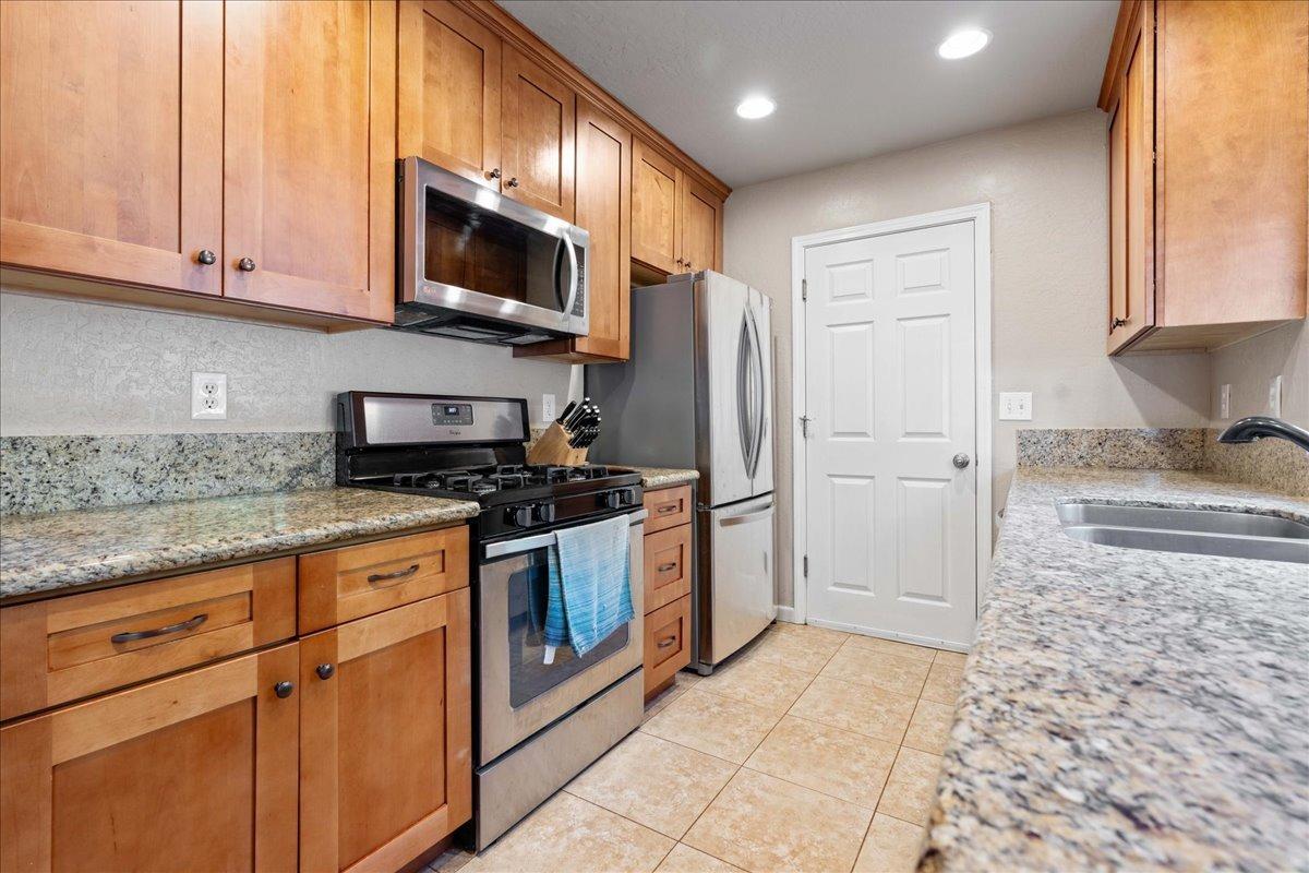 Detail Gallery Image 7 of 43 For 5820 Sierra Springs Dr, Pollock Pines,  CA 95726 - 3 Beds | 2 Baths